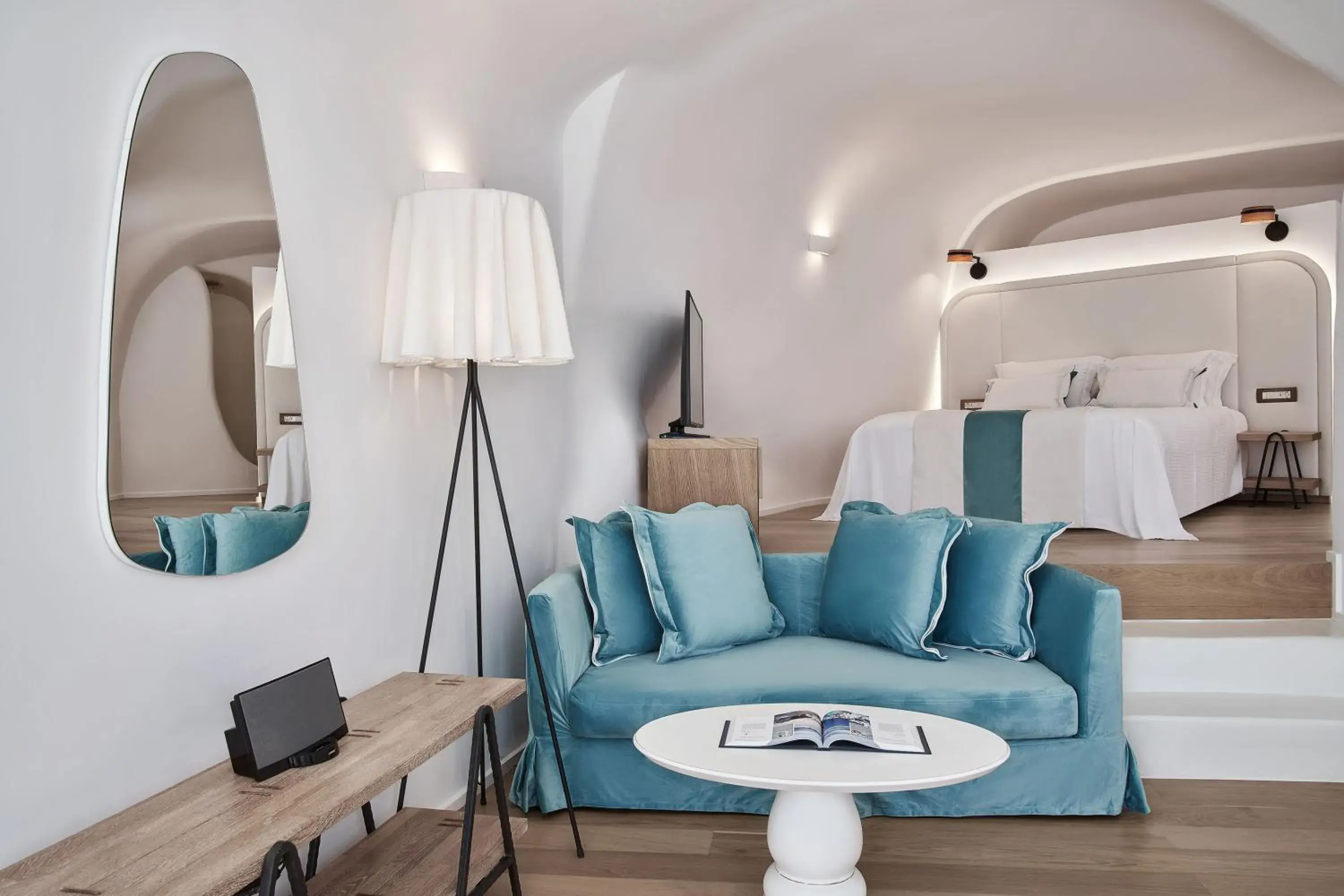 Senior Suite with Caldera View in Katikies Kirini Santorini - The Leading Hotels Of The World Senior Suite with Caldera View in Katikies Kirini Santorini - The Leading Hotels Of The World