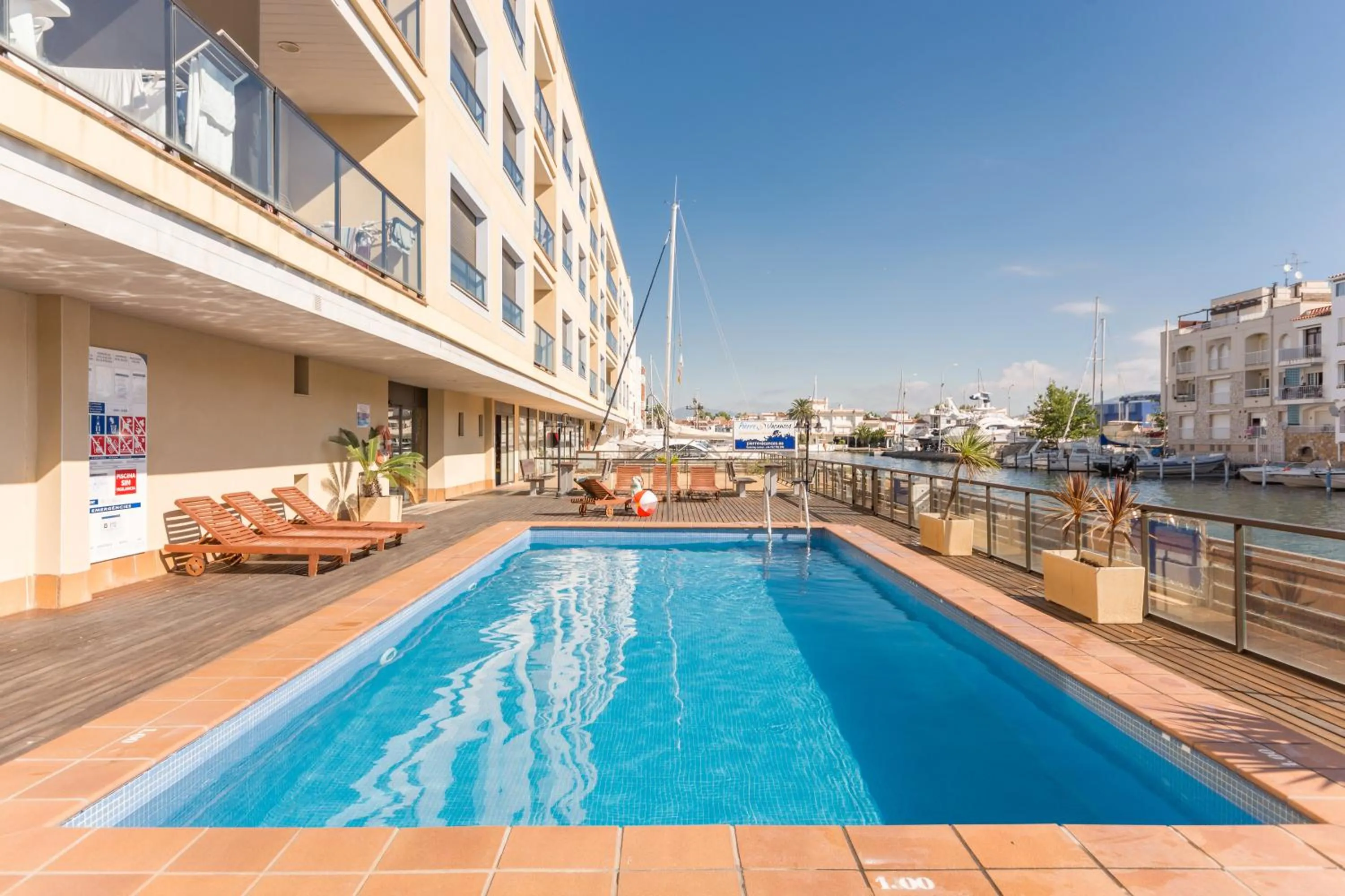 Pool view in Pierre & Vacances Empuriabrava Marina