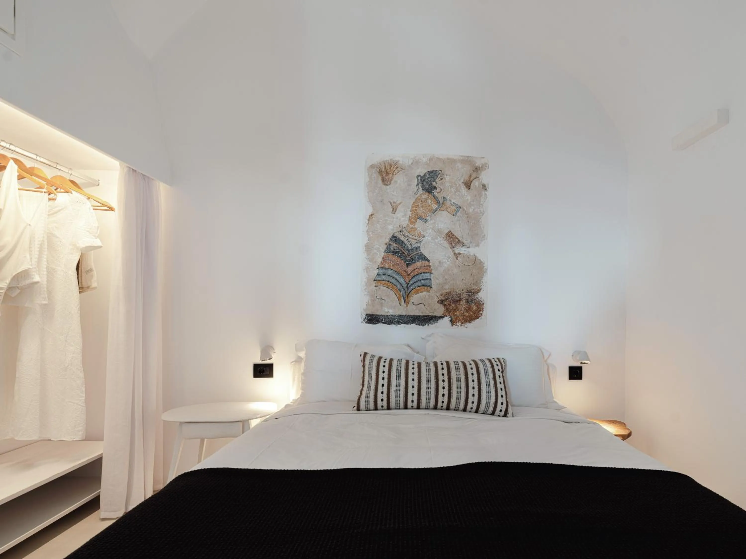 Bed in IKIES Santorini