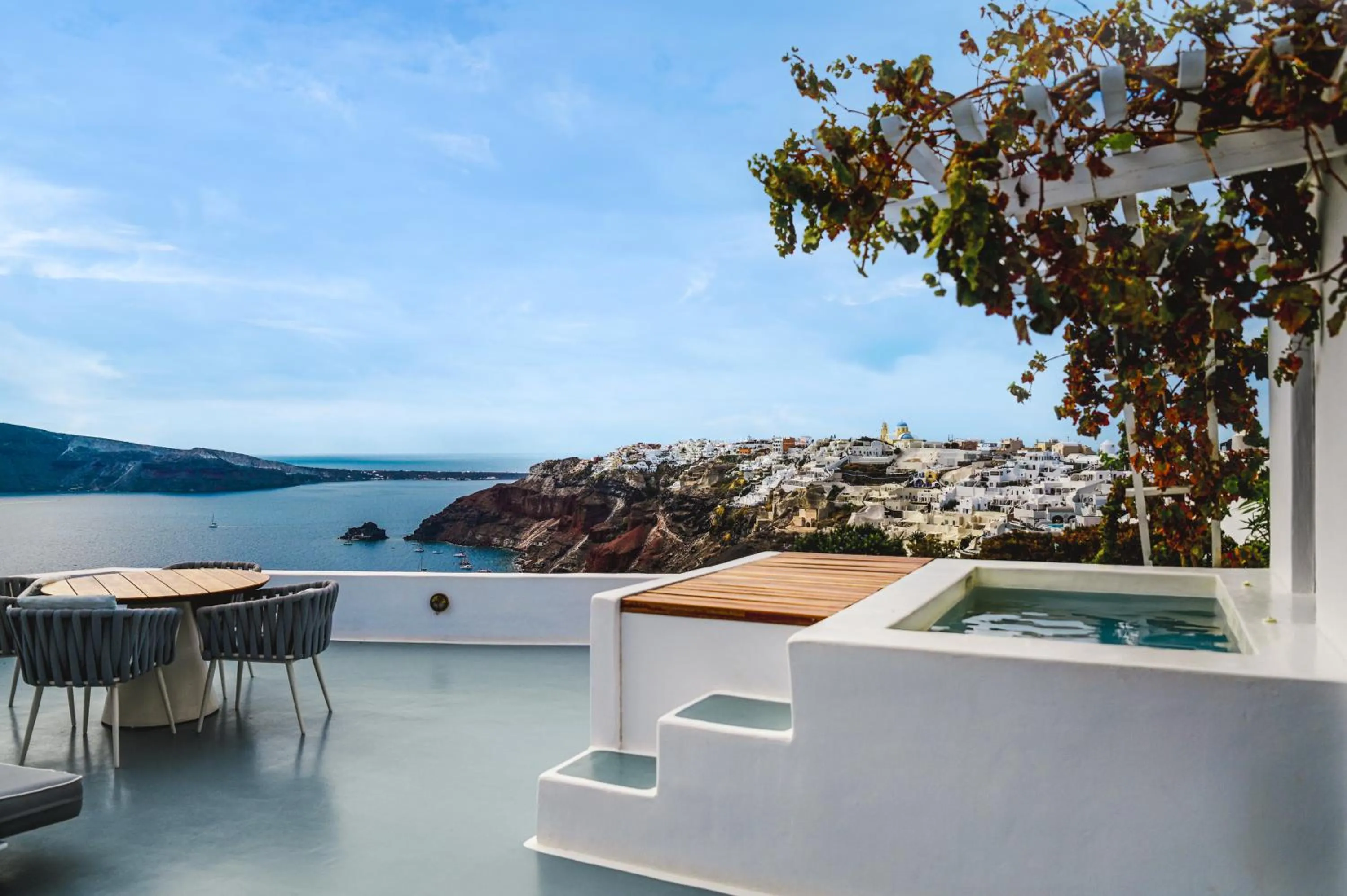 Hot Tub in IKIES Santorini