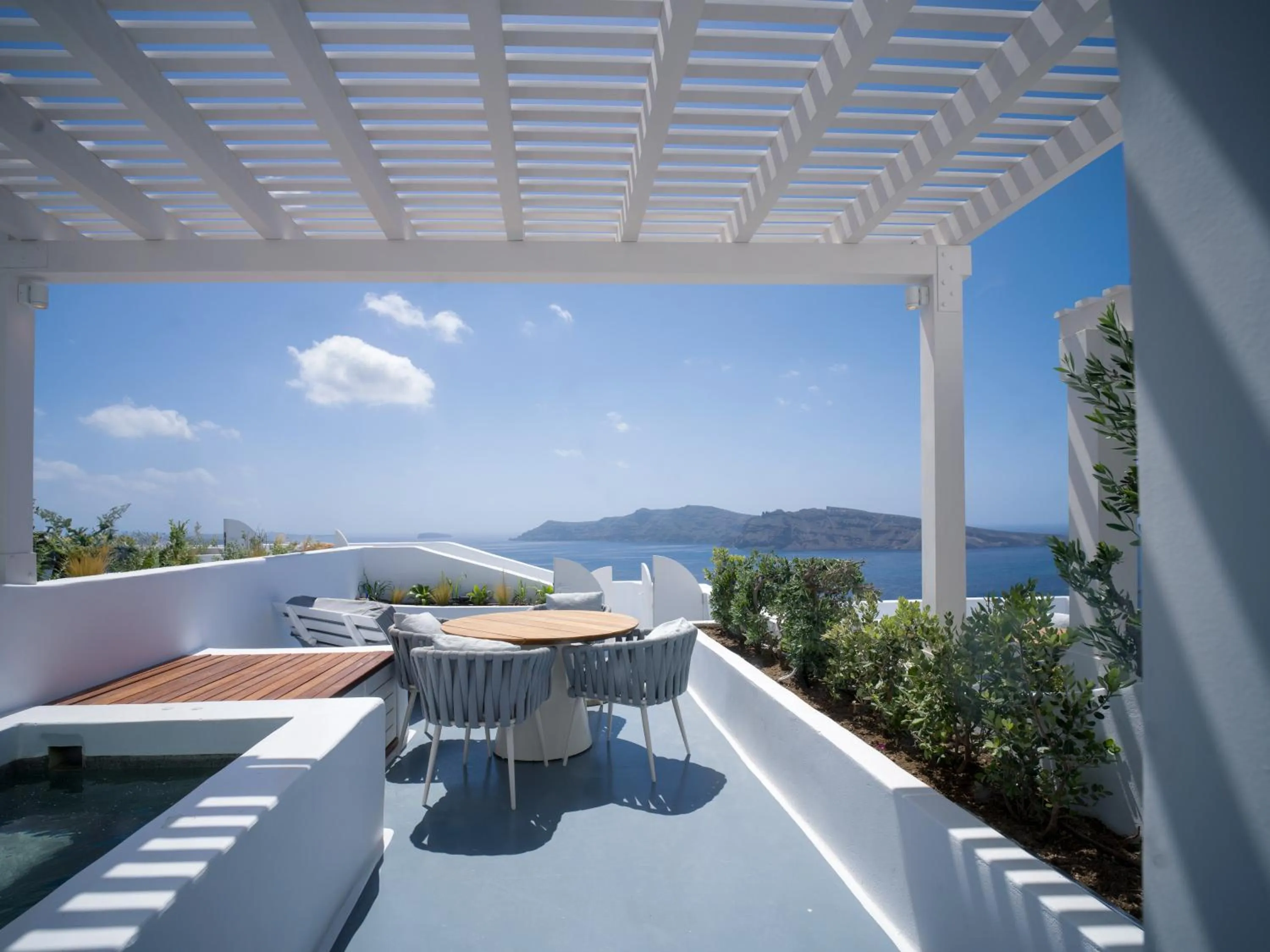 Patio in IKIES Santorini