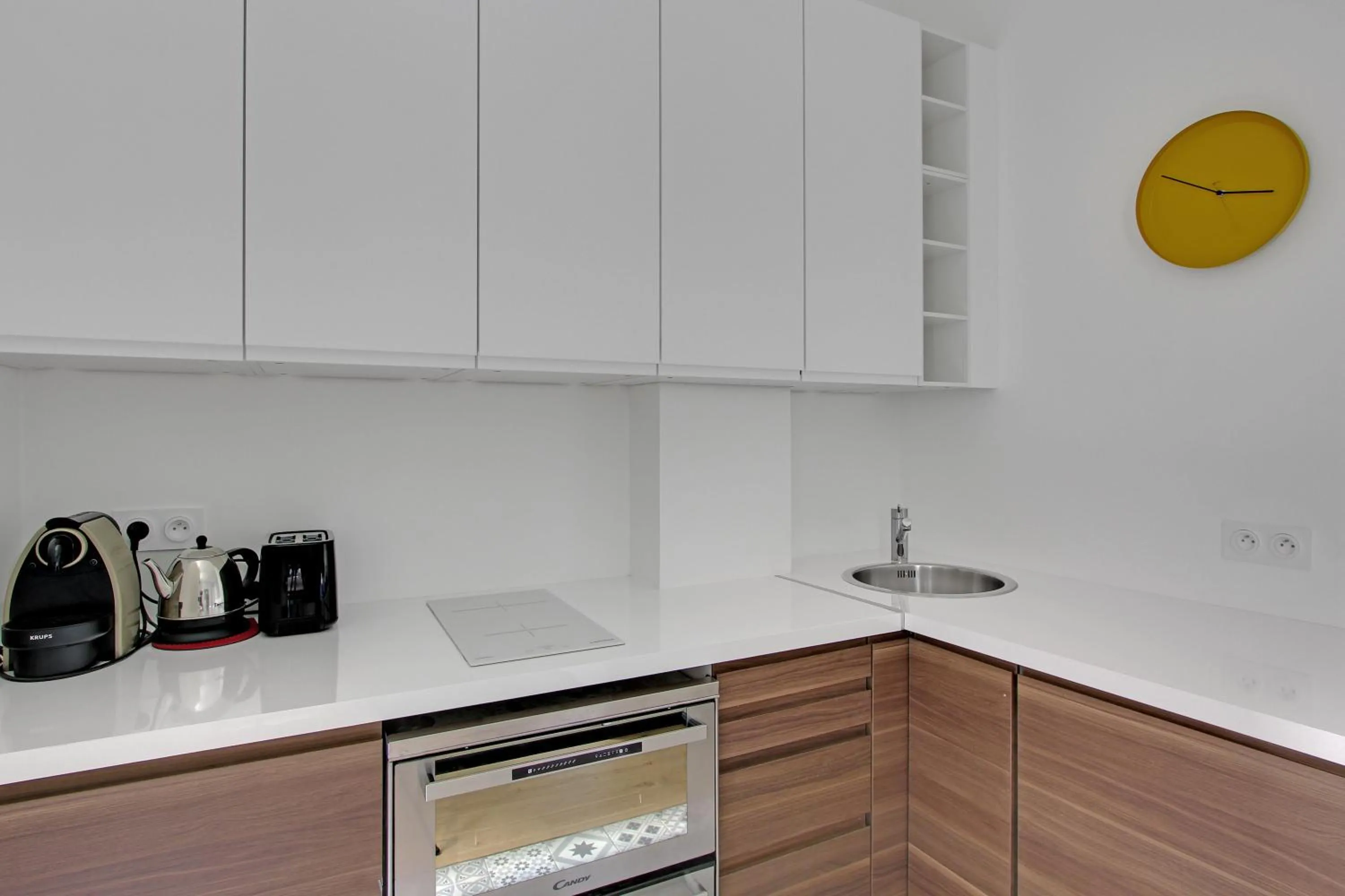 Kitchen or kitchenette in Pick a Flat's Apartment in Montmartre - Rue des Martyrs studio