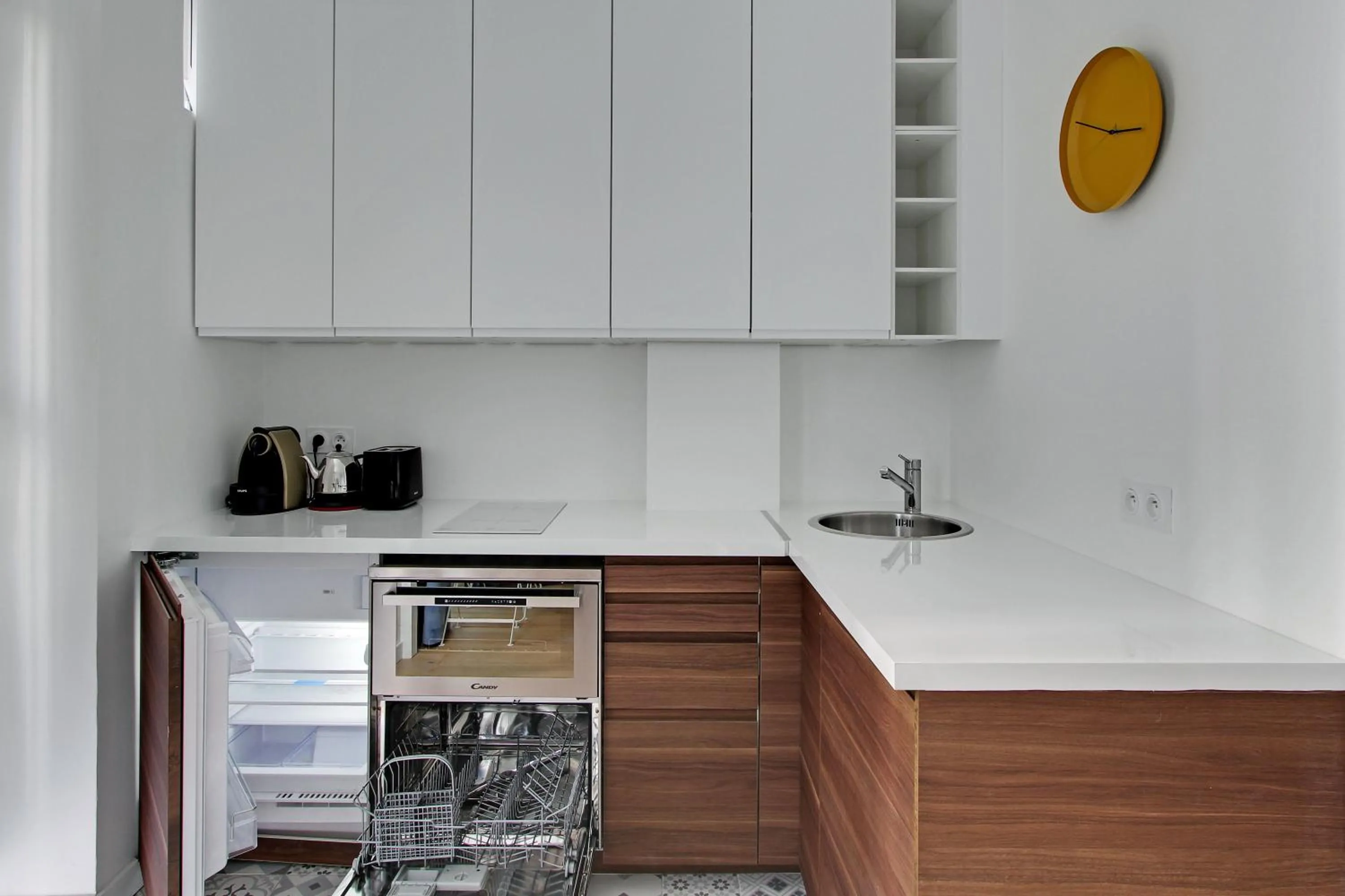 Kitchen or kitchenette in Pick a Flat's Apartment in Montmartre - Rue des Martyrs studio