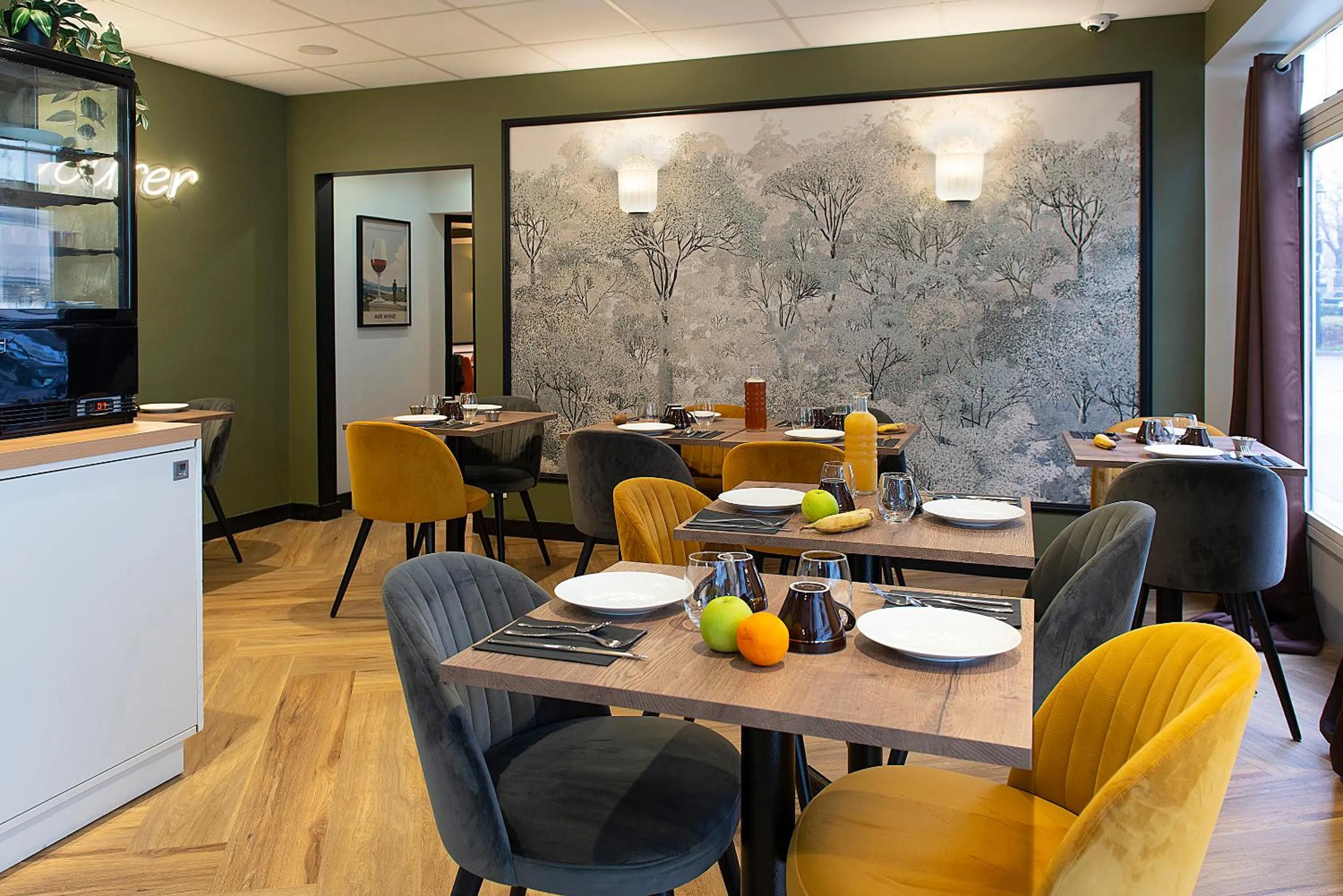 Breakfast in Logis Hôtel Maison Voltaire