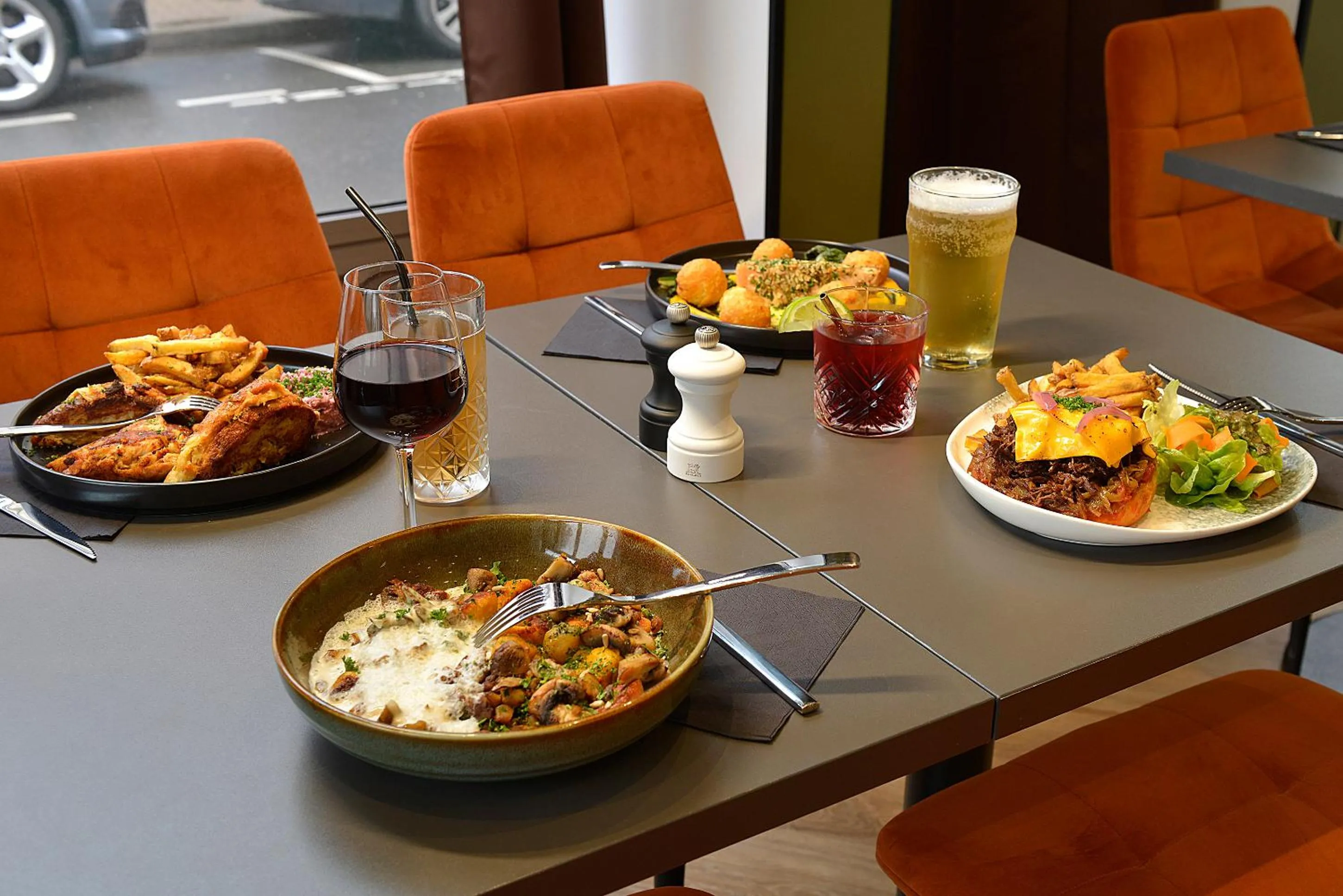 Restaurant/places to eat in Logis Hôtel Maison Voltaire