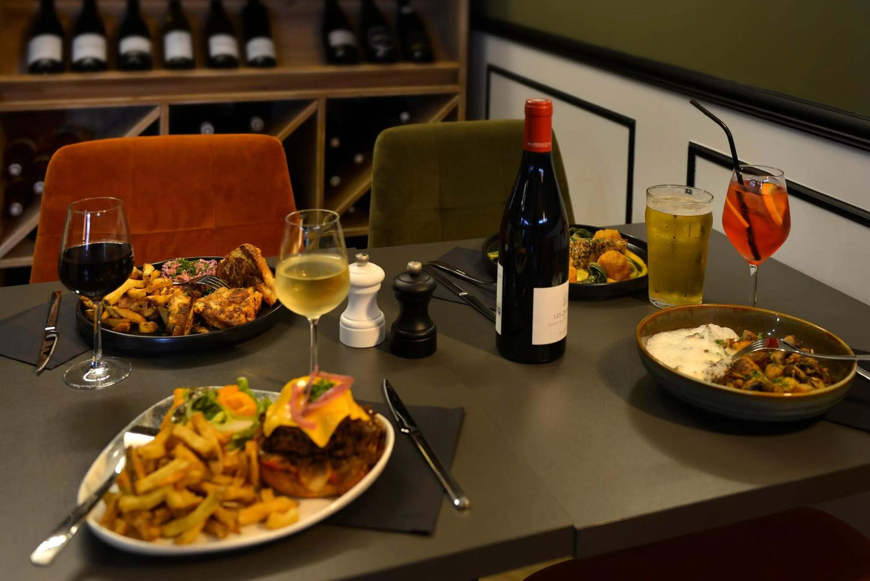 Restaurant/places to eat in Logis Hôtel Maison Voltaire