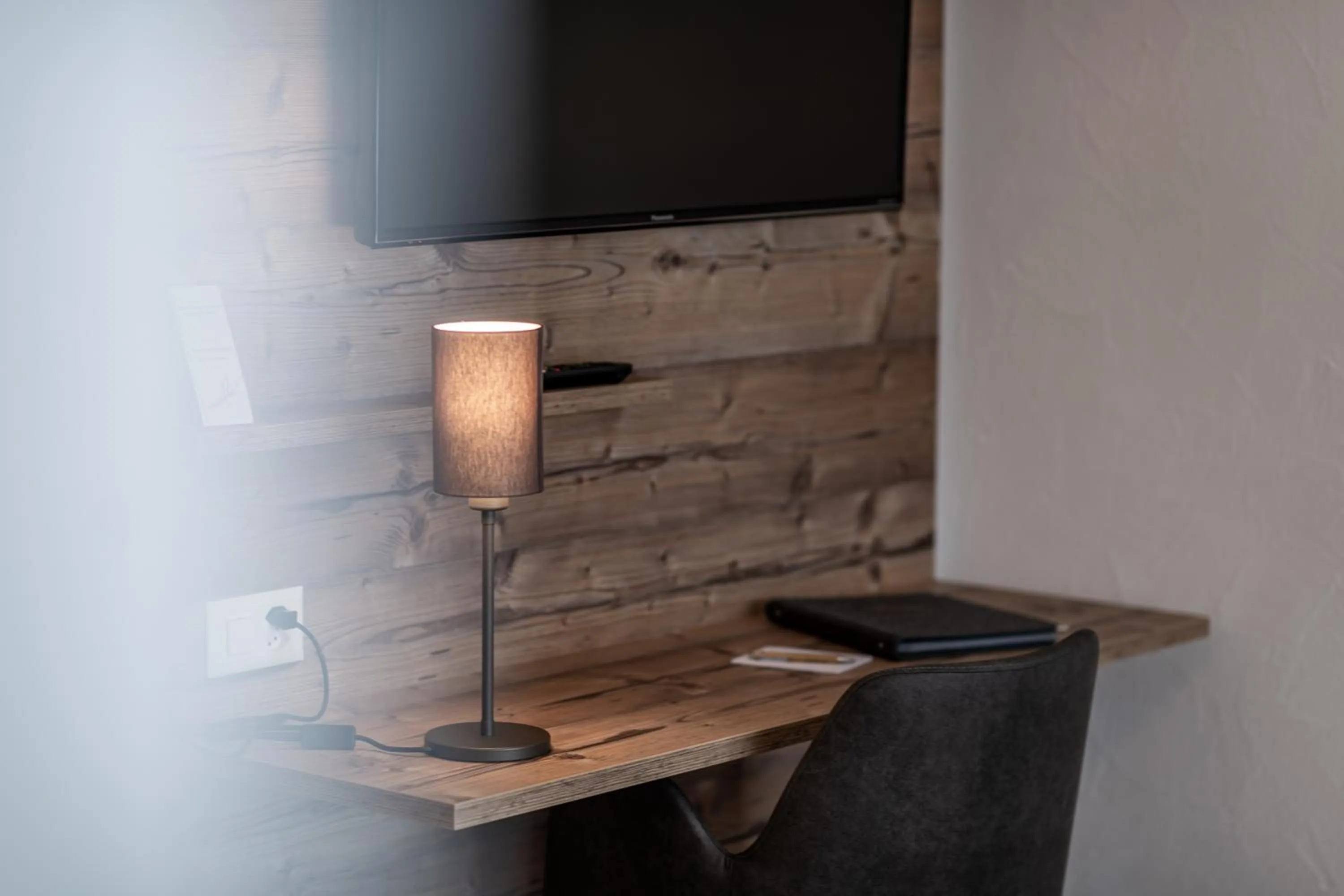 Communal lounge/ TV room in Hotel Restaurant La Siala