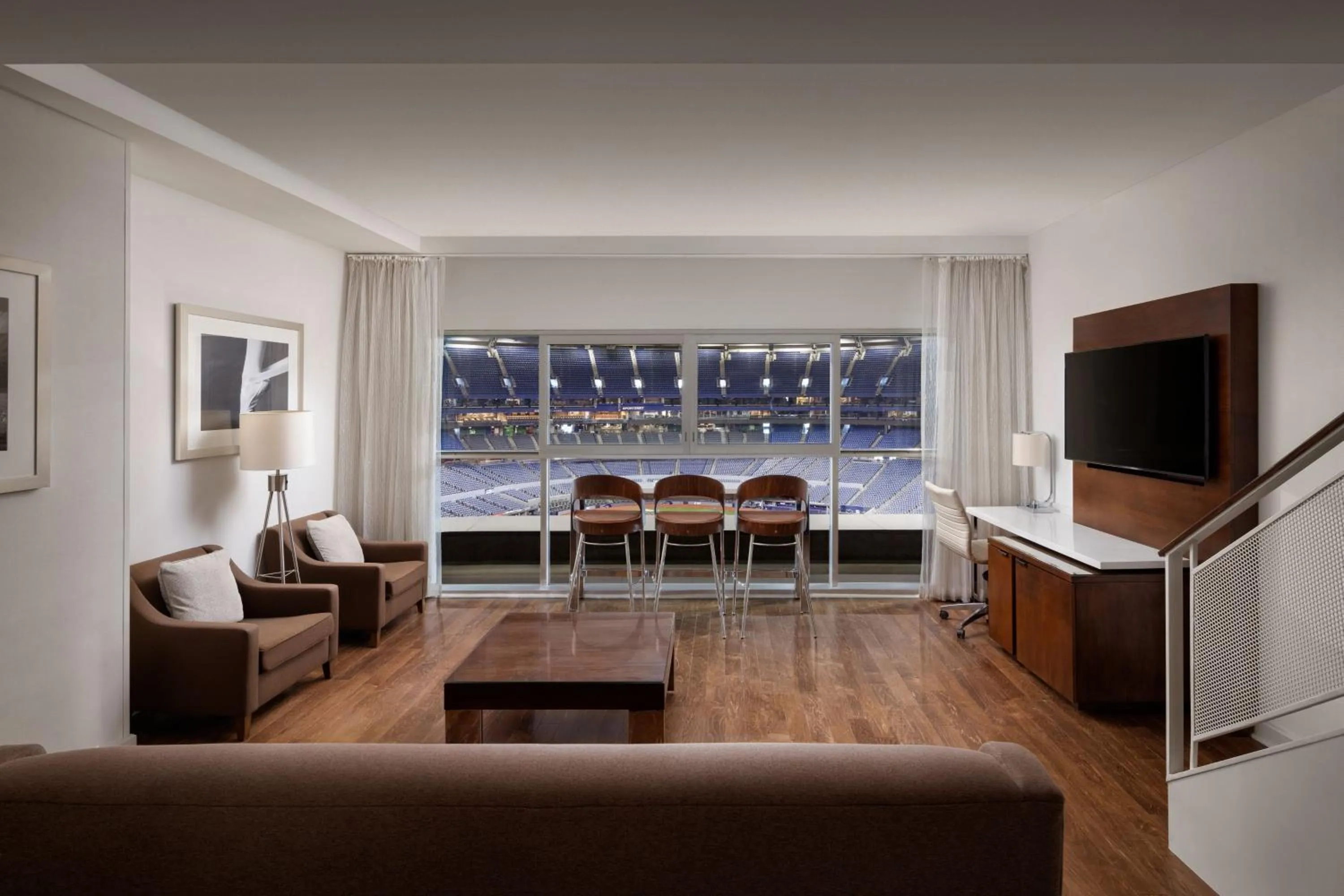 Living room in Toronto Marriott City Centre Hotel