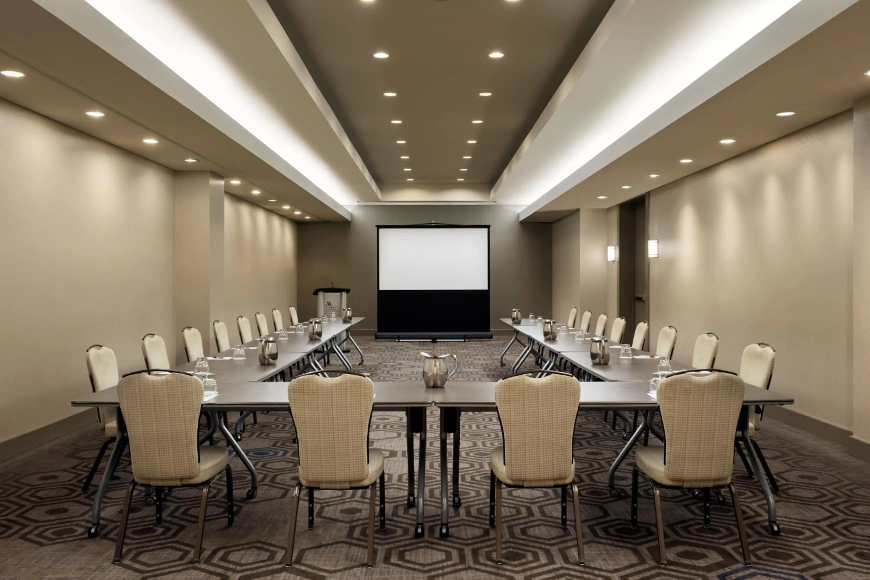 Meeting/conference room in Toronto Marriott City Centre Hotel