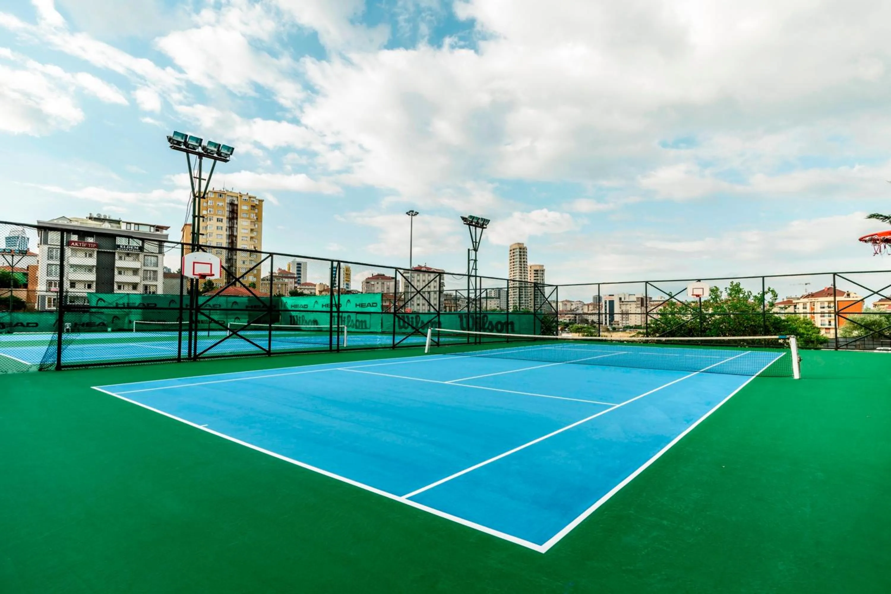 Tennis court in Aydinoglu Hotel