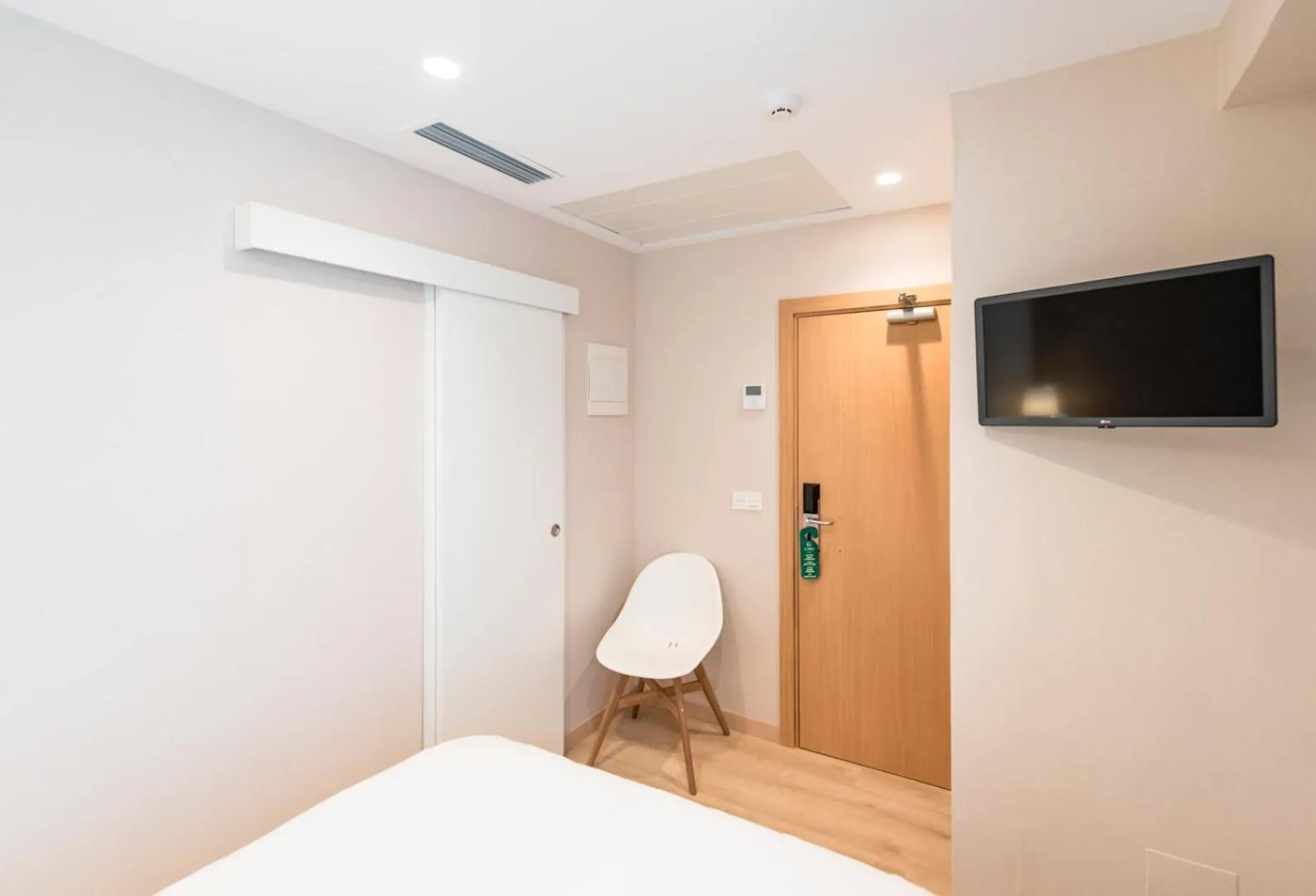 Photo of the whole room, Bed in La Lonja