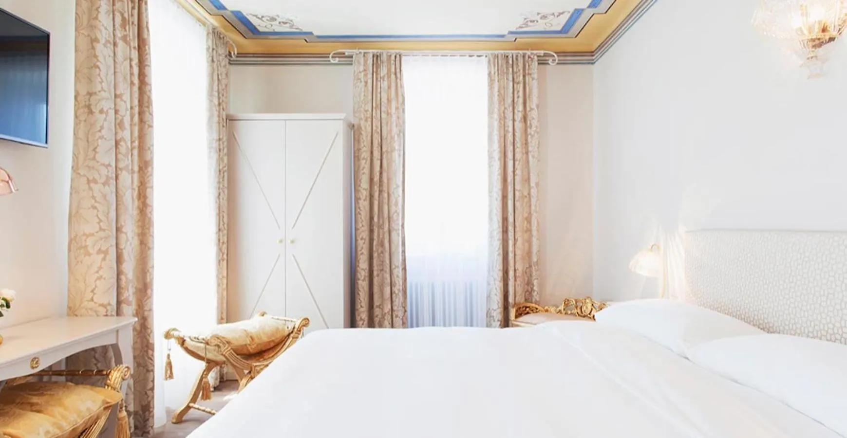 Bedroom, Bed in Boutique Hotel Villa Sarnia