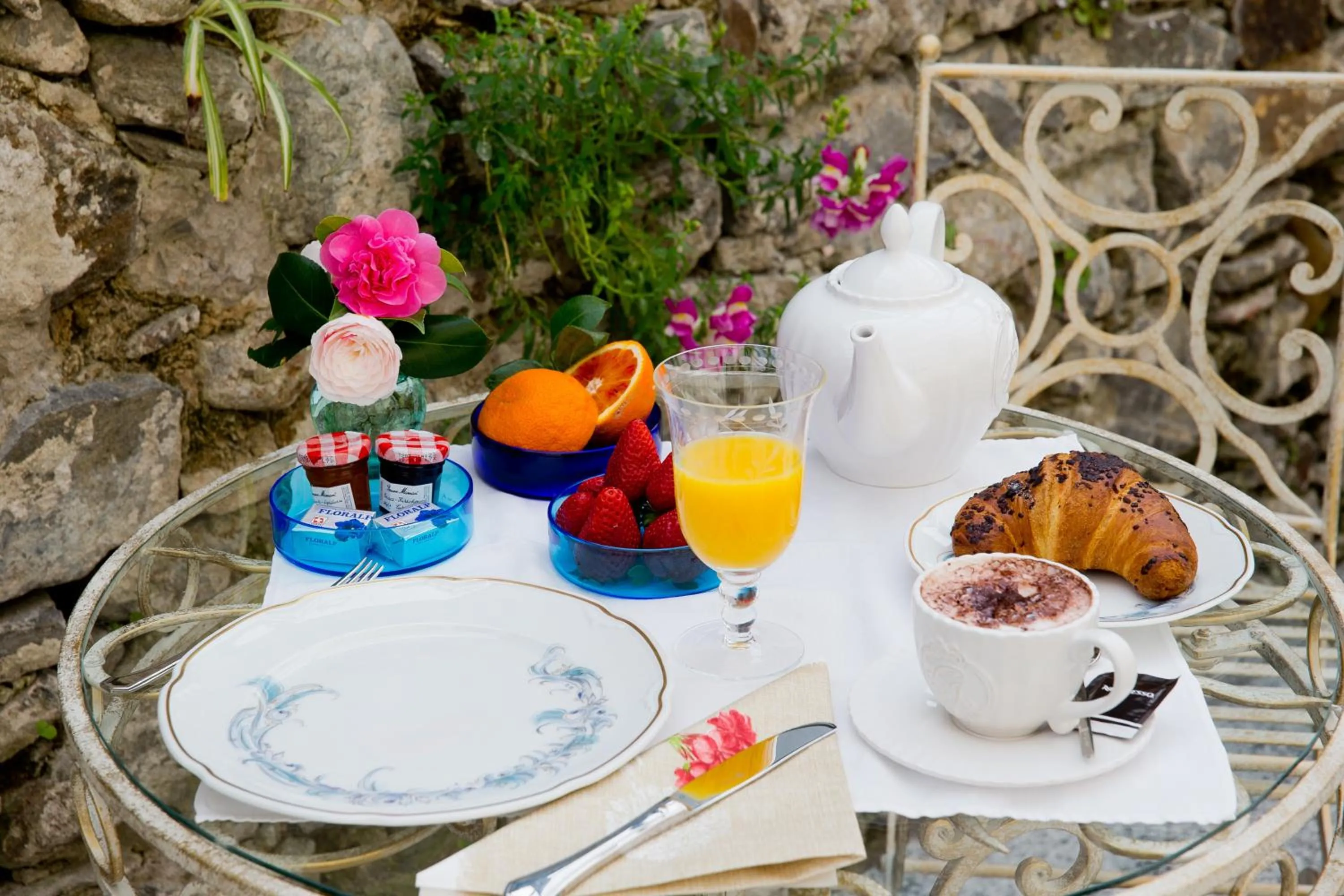 Restaurant/places to eat in Boutique Hotel Villa Sarnia