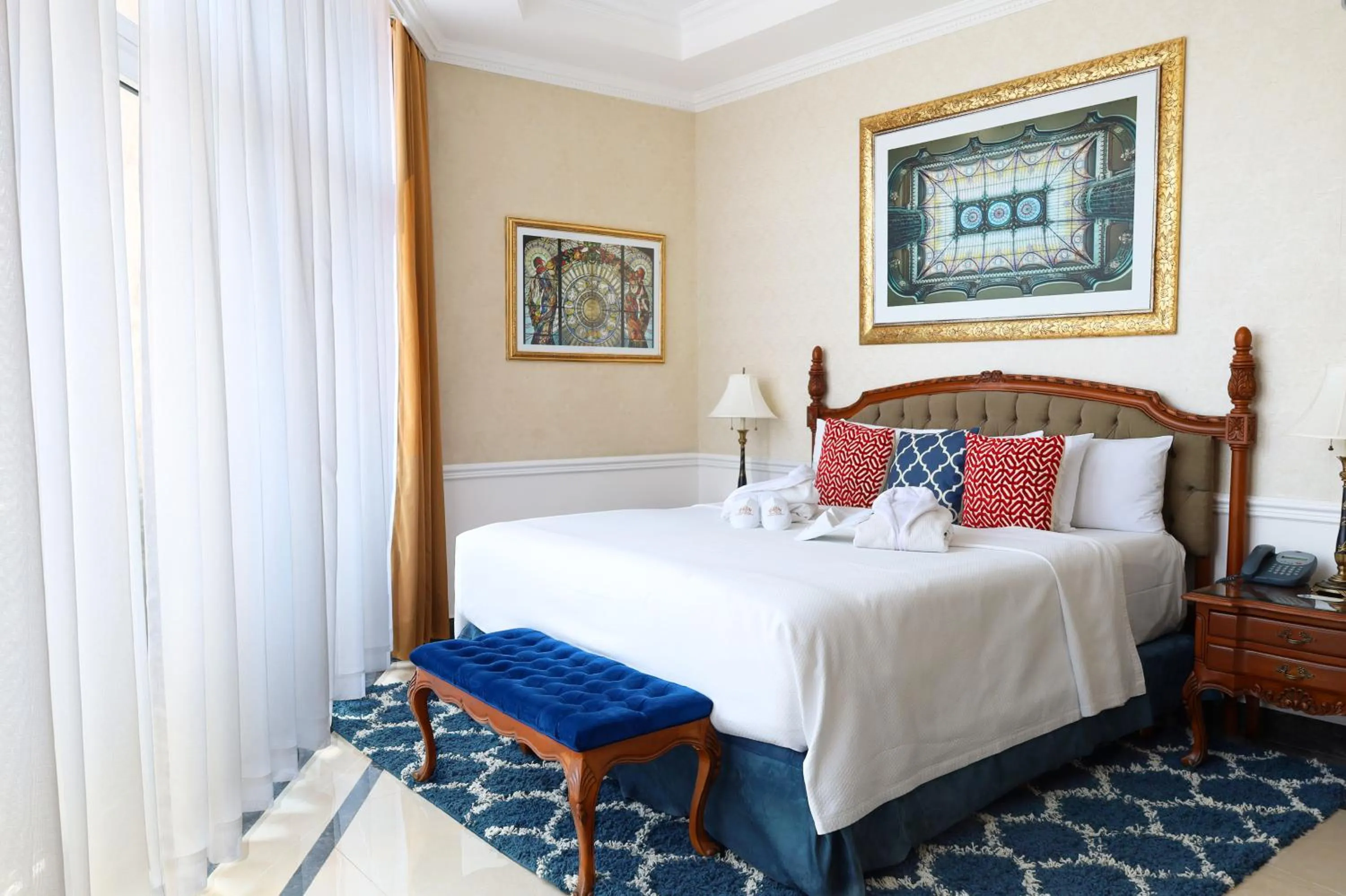 Bed in Gran Hotel Ciudad de México Zócalo View