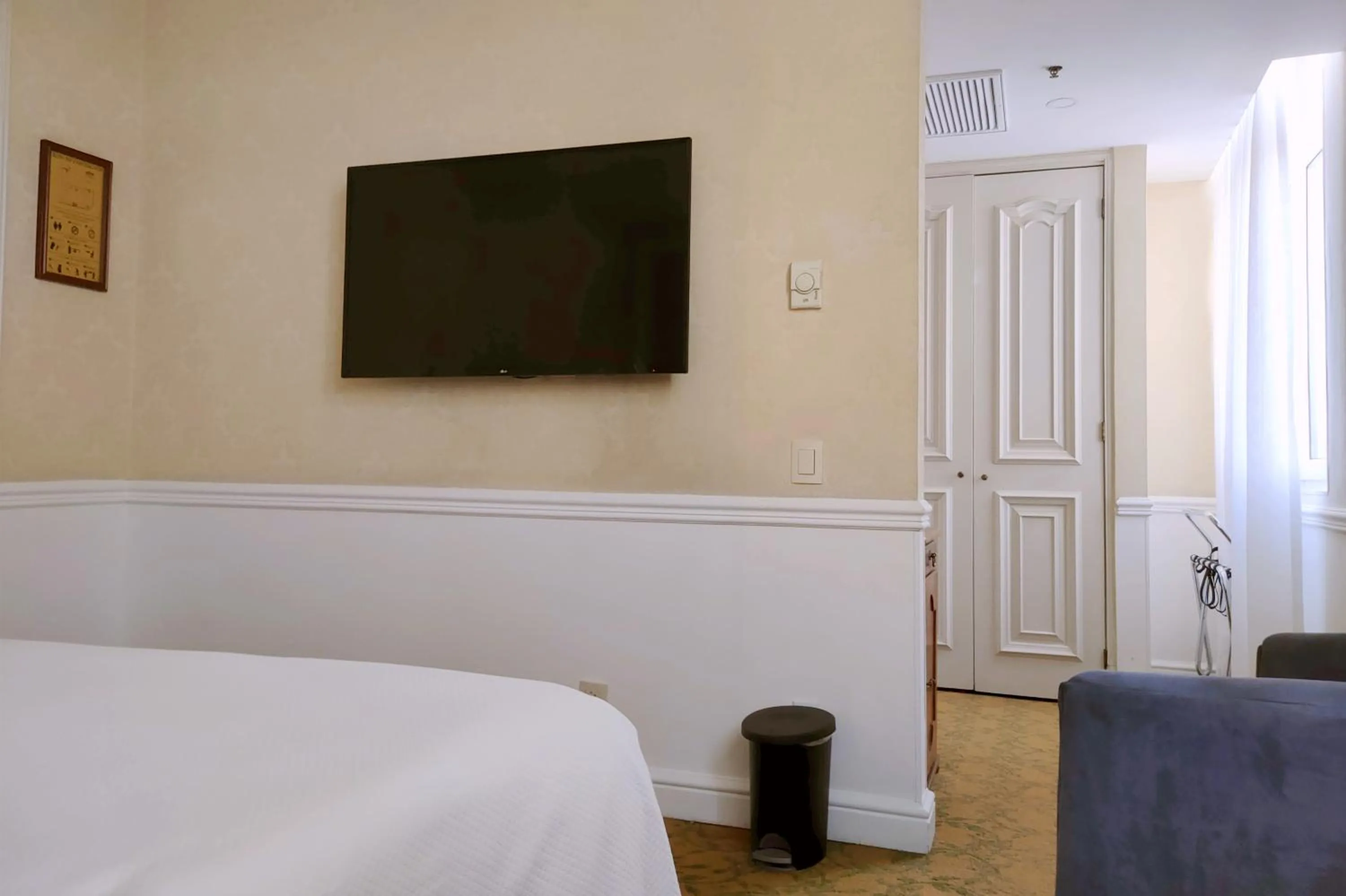 TV and multimedia, Bed in Gran Hotel Ciudad de México Zócalo View