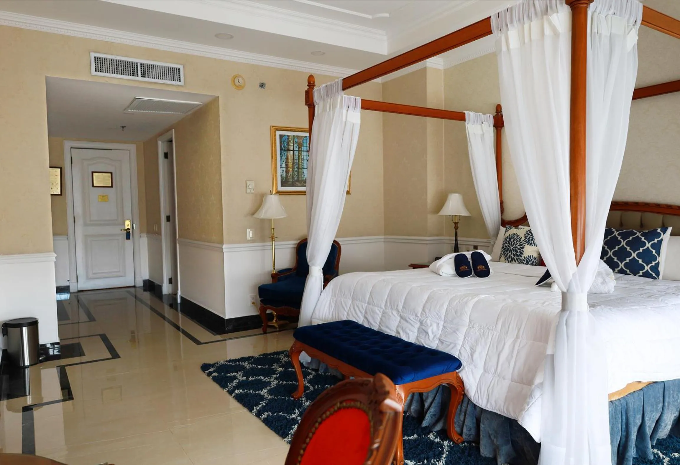 Guests, Bed in Gran Hotel Ciudad de México Zócalo View