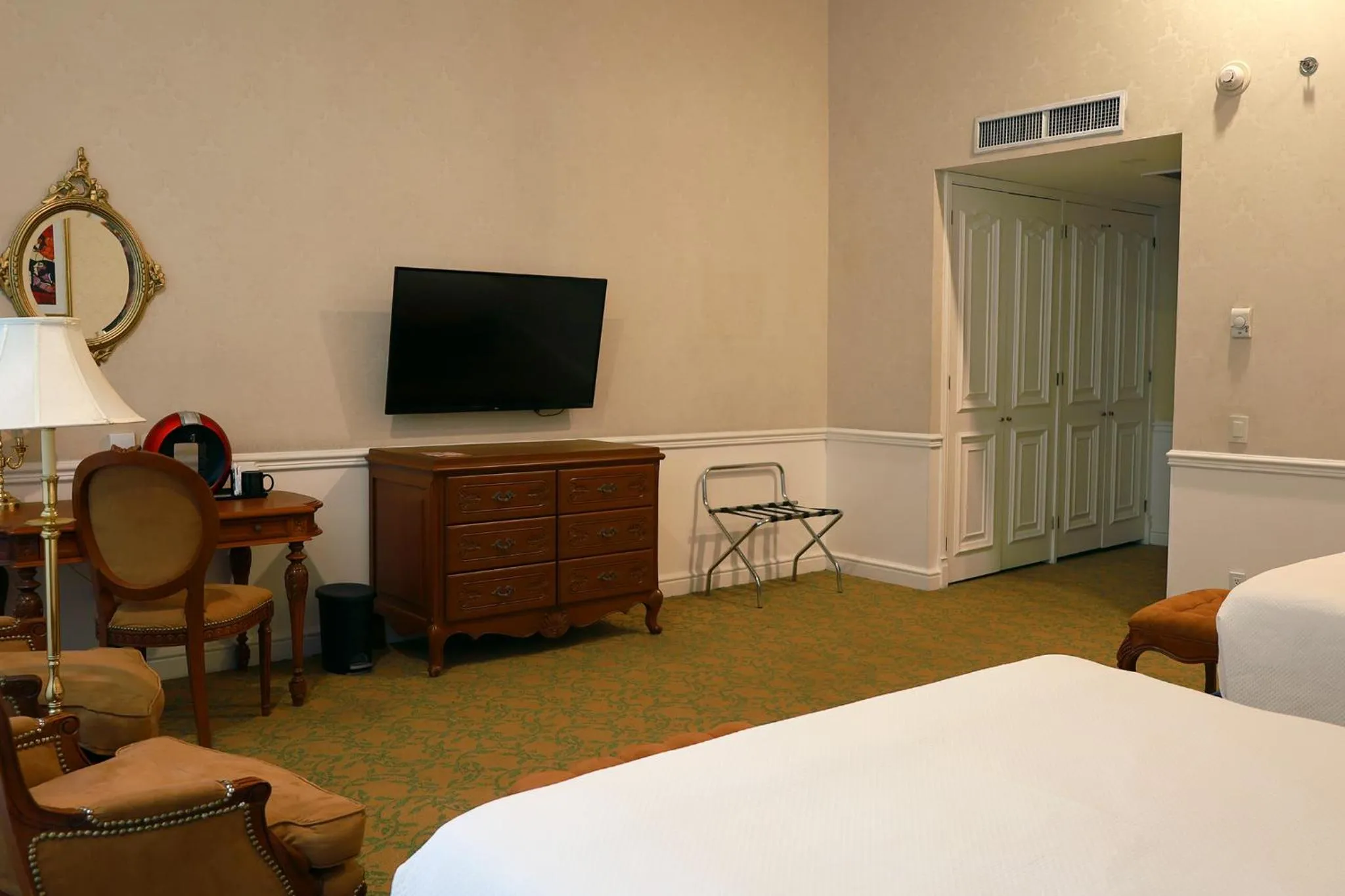 Guests, Bed in Gran Hotel Ciudad de México Zócalo View