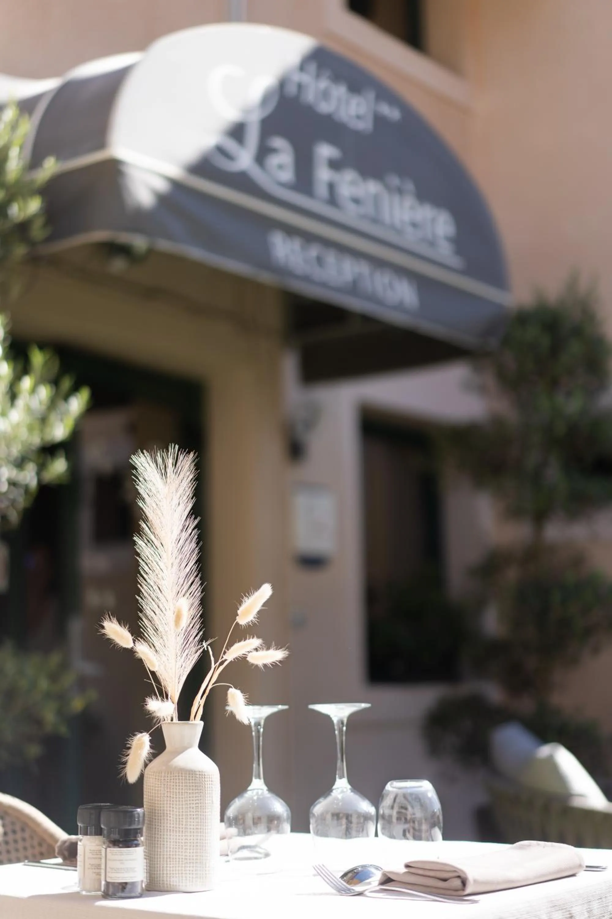 Restaurant/places to eat in Logis Hôtel La Fenière