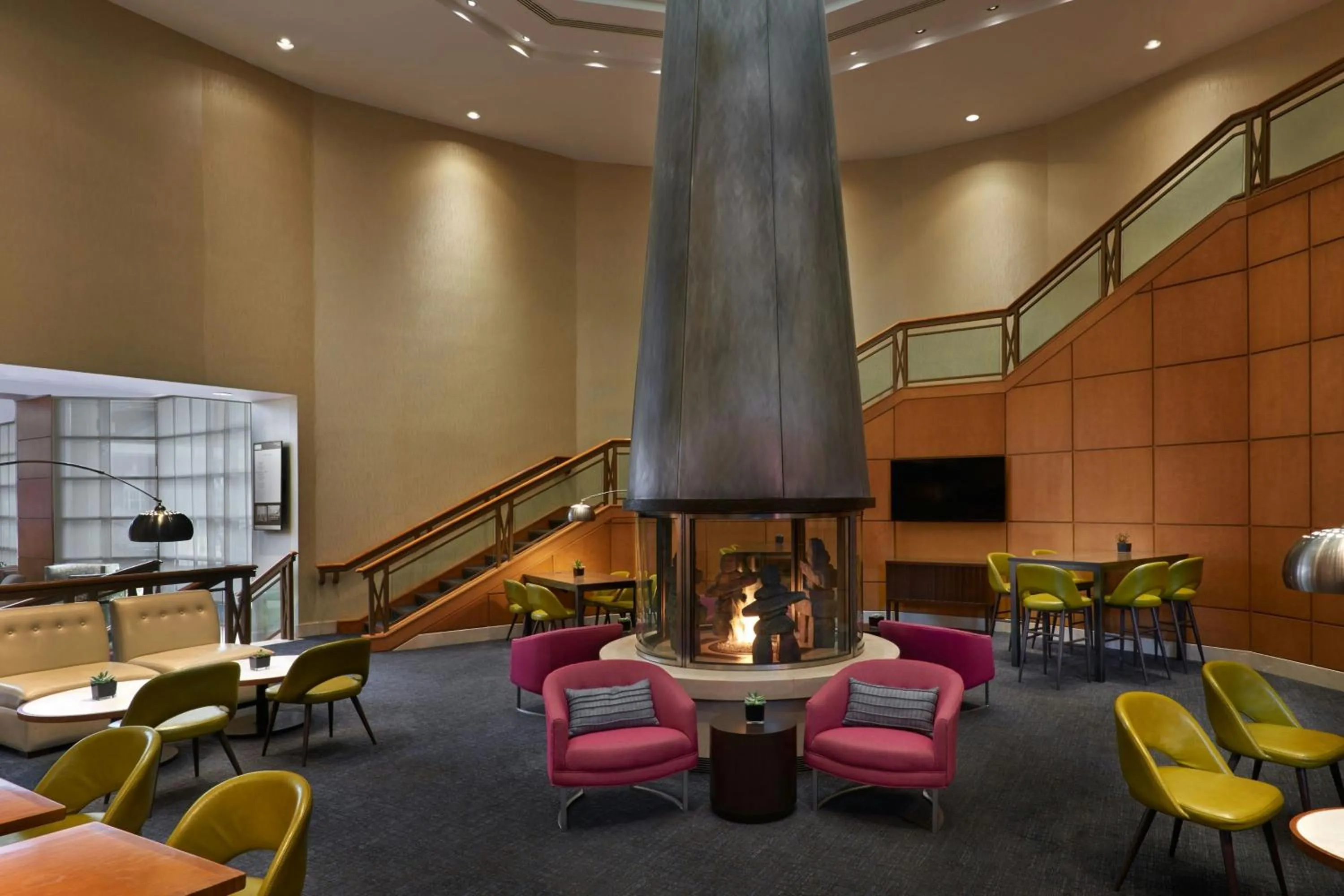 Lounge or bar in Marriott Downtown at CF Toronto Eaton Centre