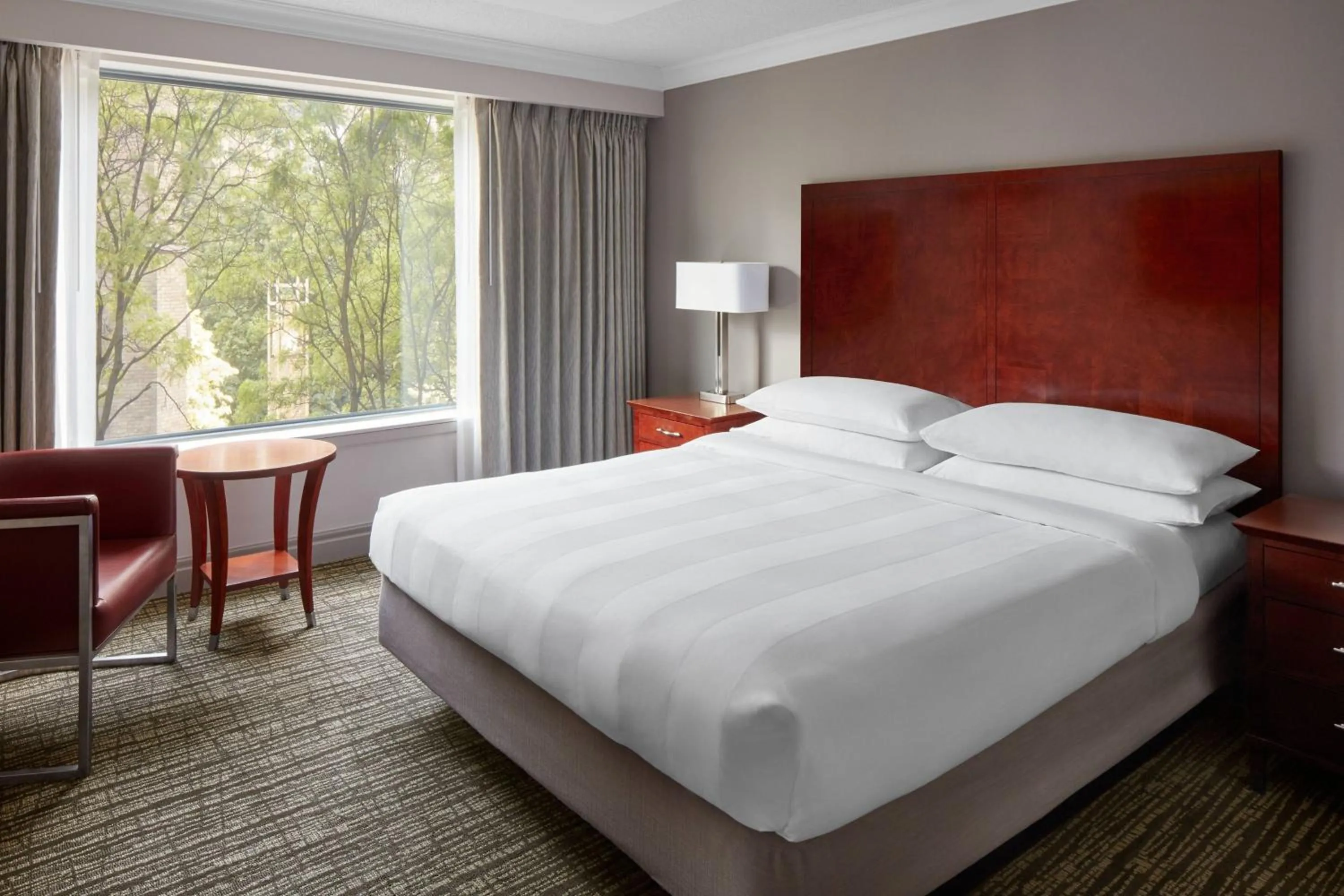 Bedroom, Bed in Marriott Downtown at CF Toronto Eaton Centre