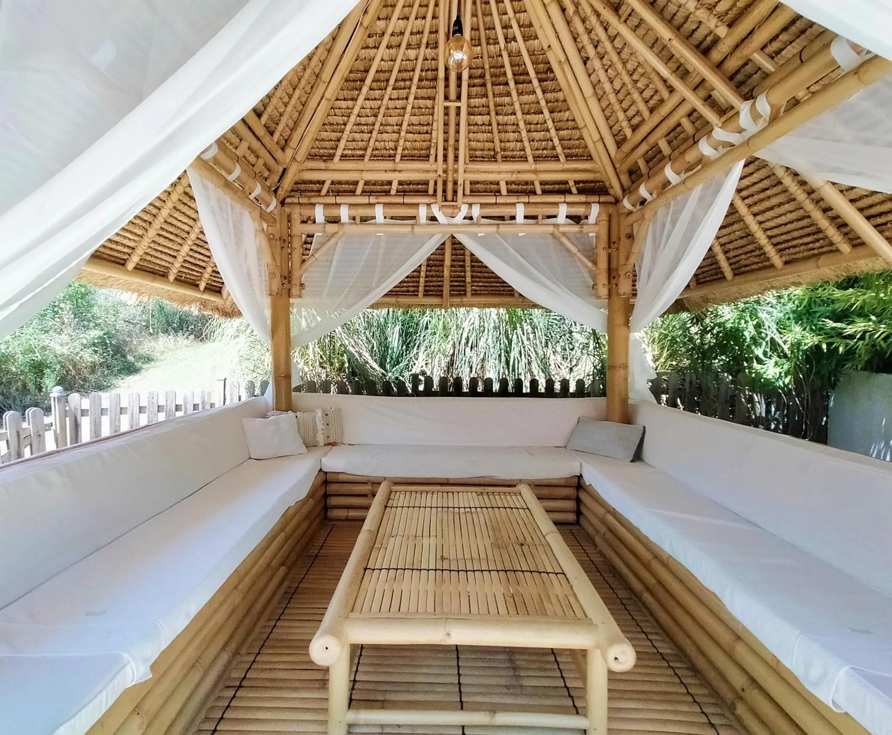 Swimming pool in les Didascalies