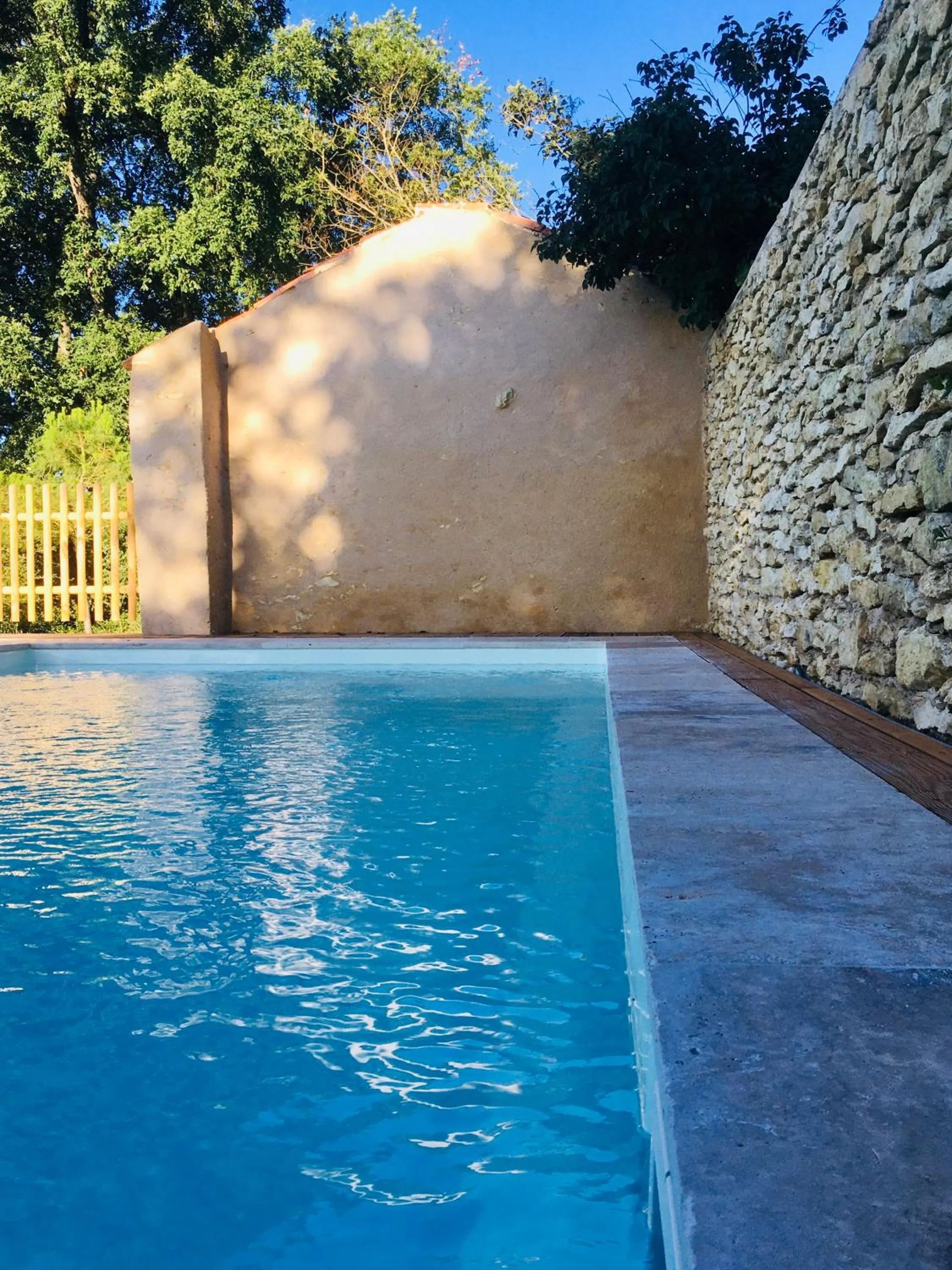 Swimming pool in les Didascalies