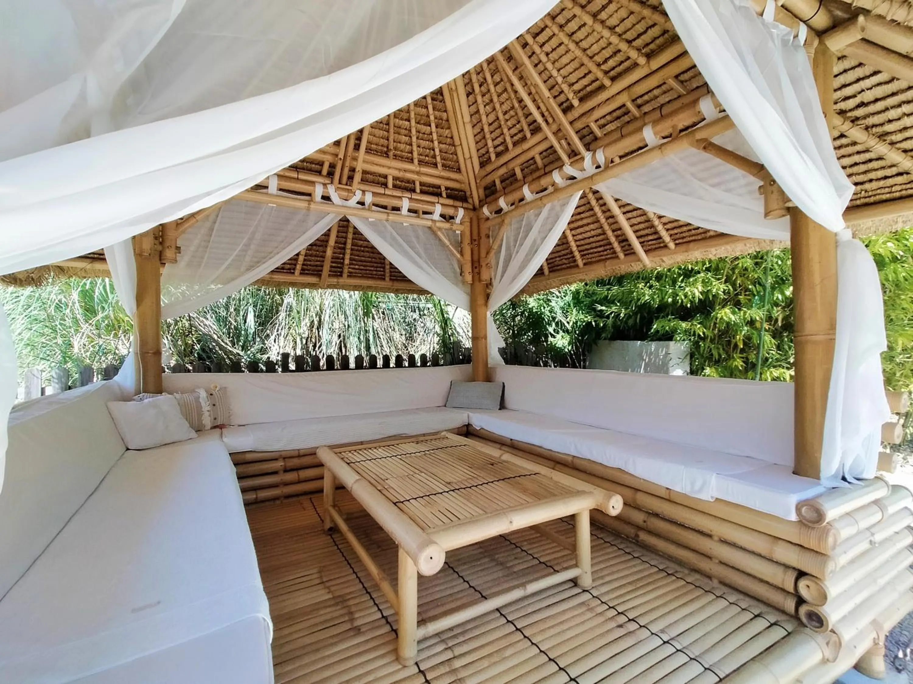 Swimming pool in les Didascalies