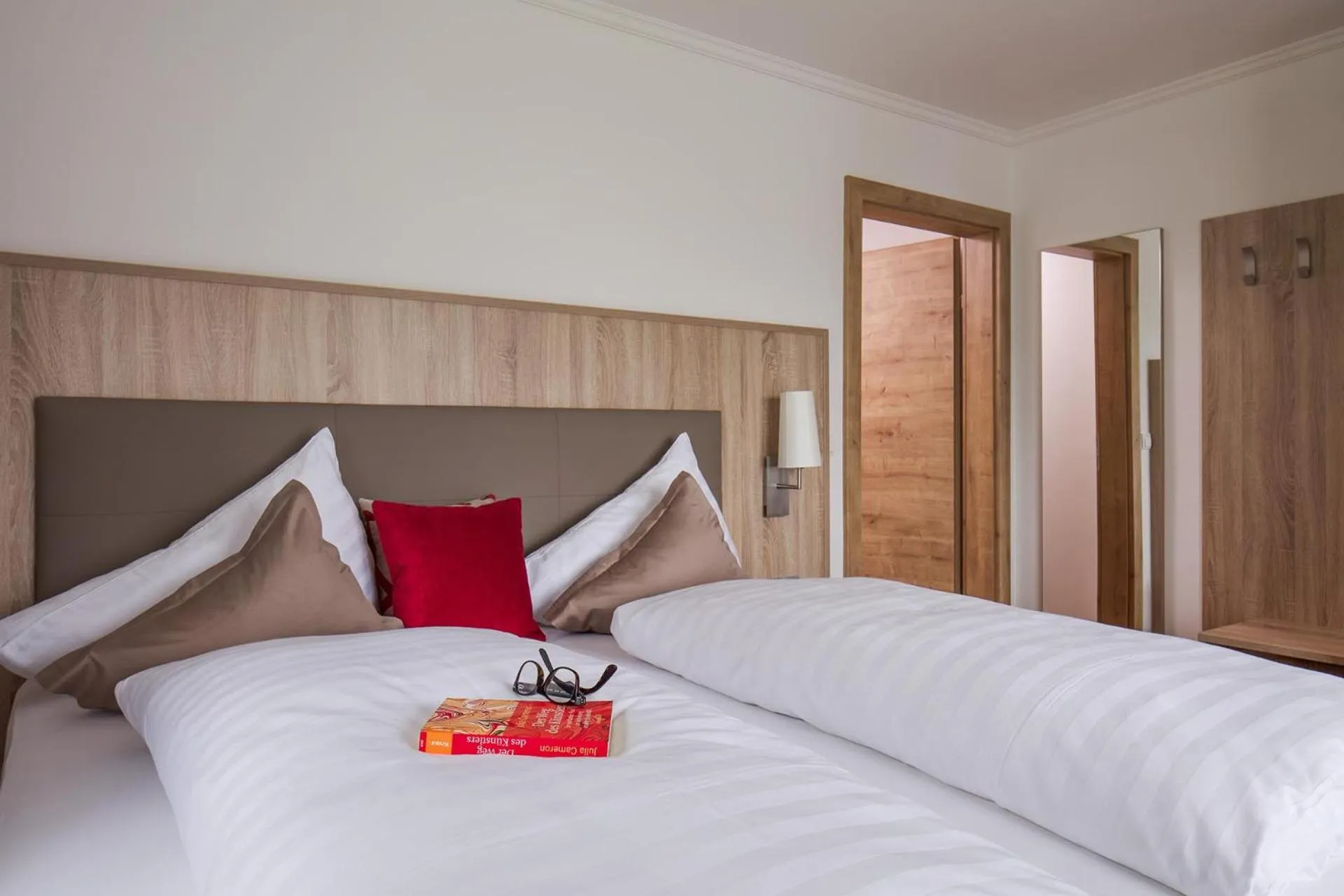 Bedroom, Bed in Alpenhotel Fernau