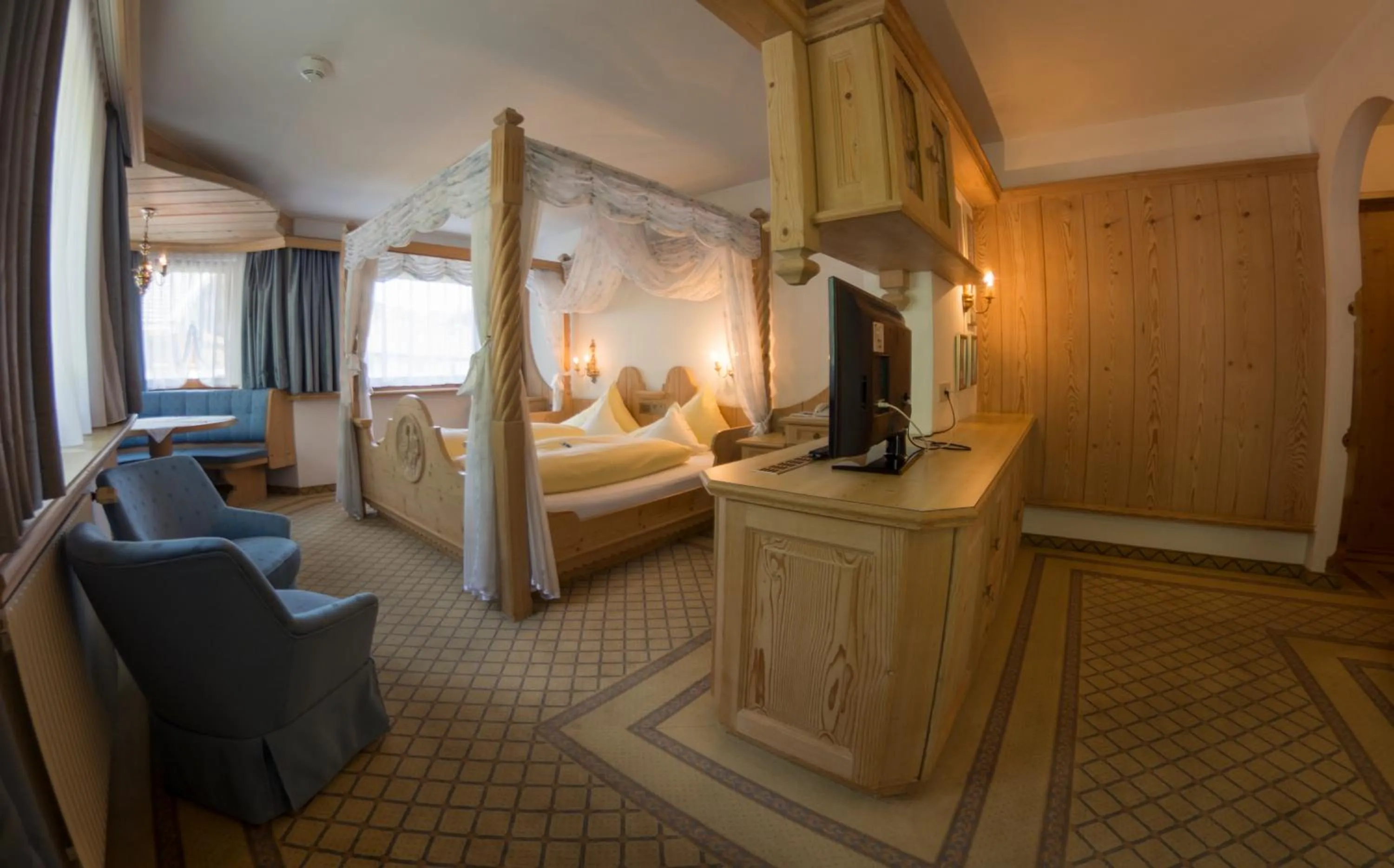 Photo of the whole room, Bed in Alpenhotel Fernau