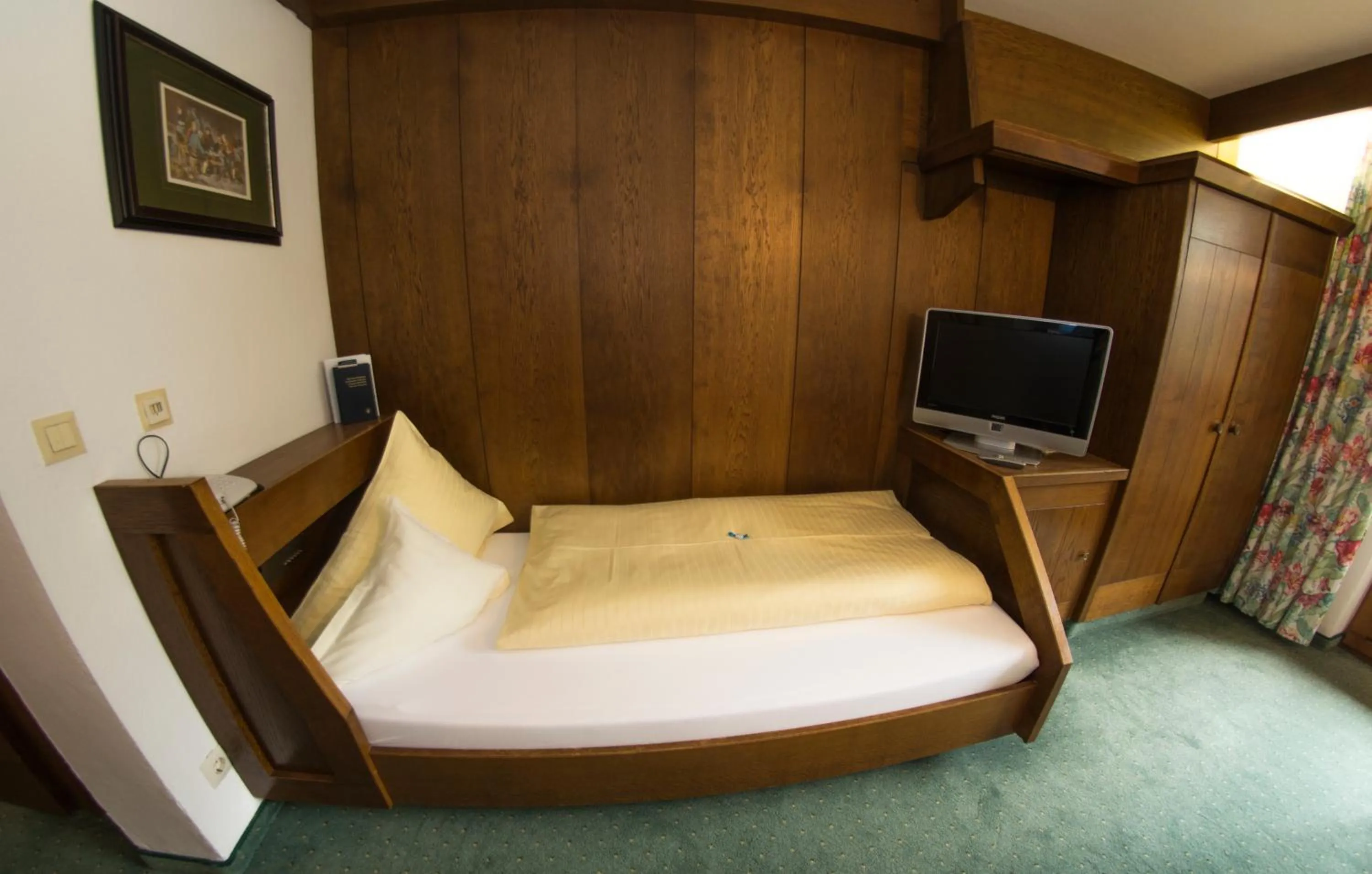 Photo of the whole room, Bed in Alpenhotel Fernau