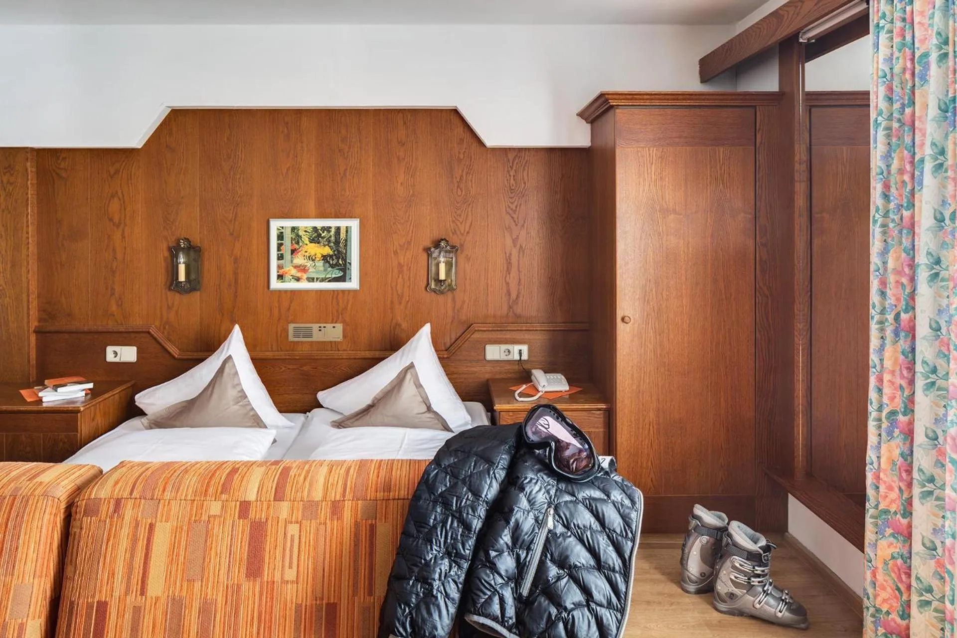 Bedroom, Bed in Alpenhotel Fernau