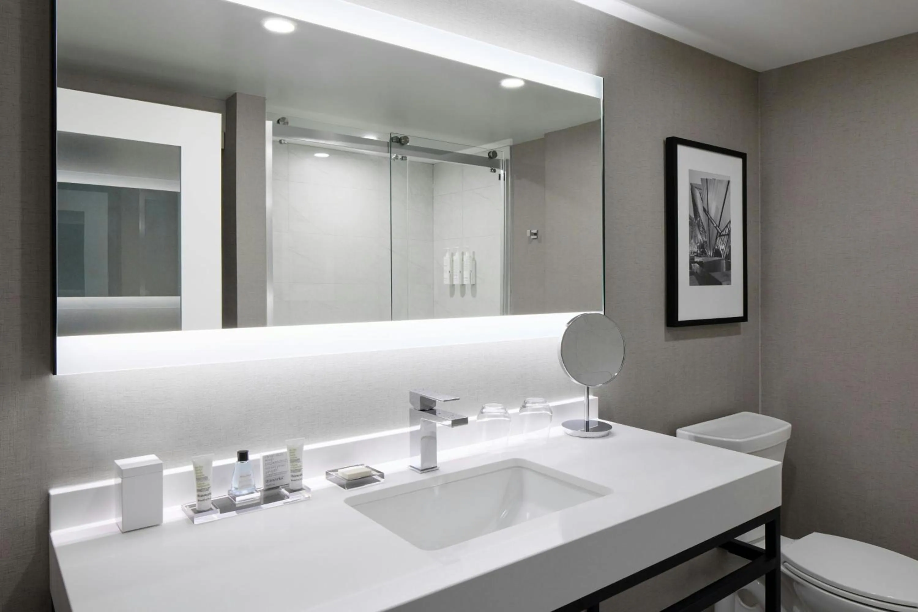 Bathroom in Toronto Airport Marriott Hotel