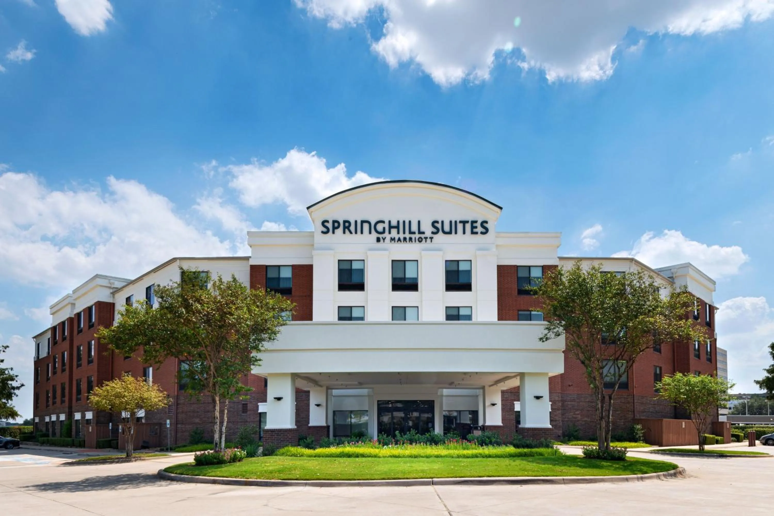 Property building in SpringHill Suites by Marriott Dallas DFW Airport East Las Colinas Irving