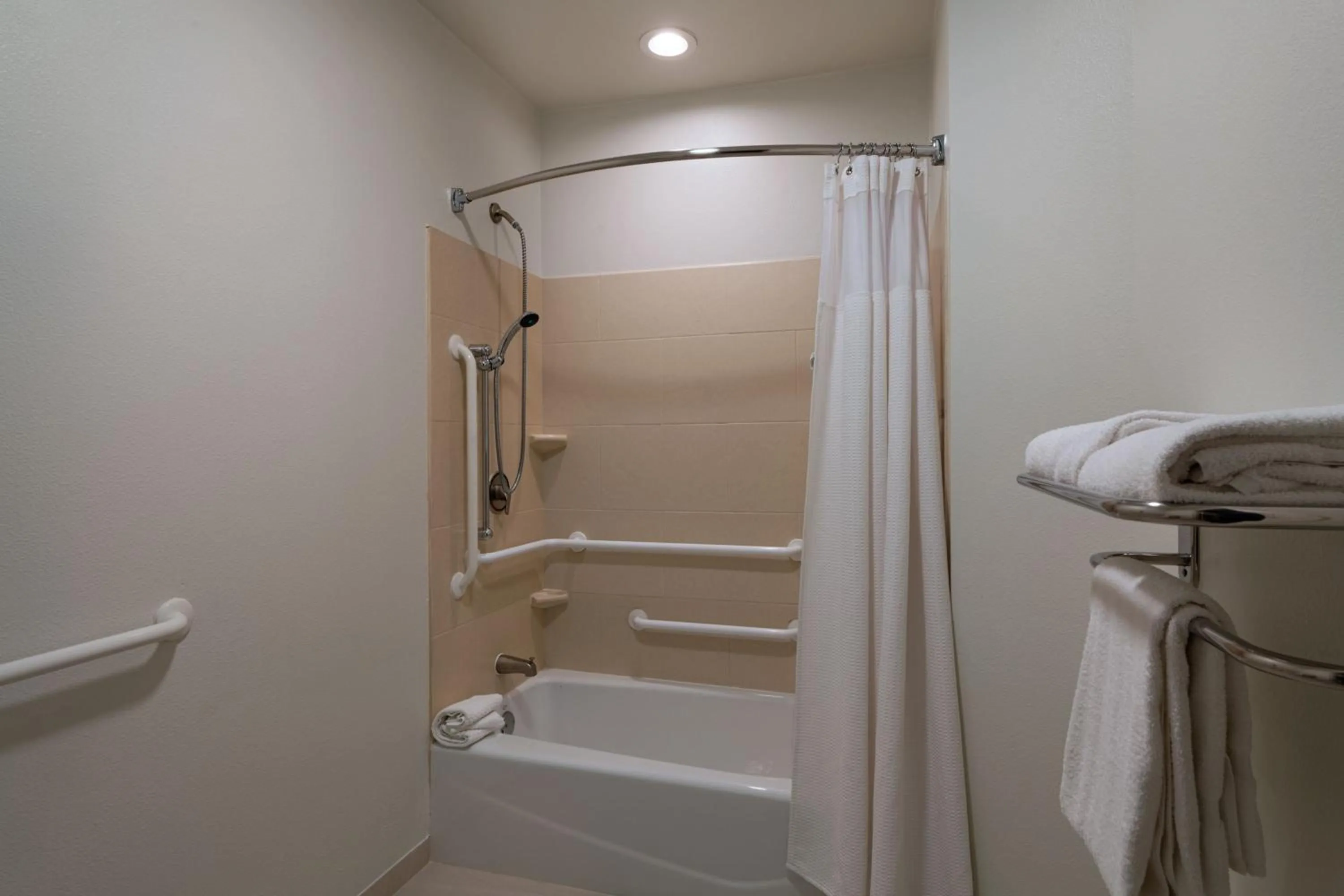 Bathroom in SpringHill Suites by Marriott Dallas DFW Airport East Las Colinas Irving