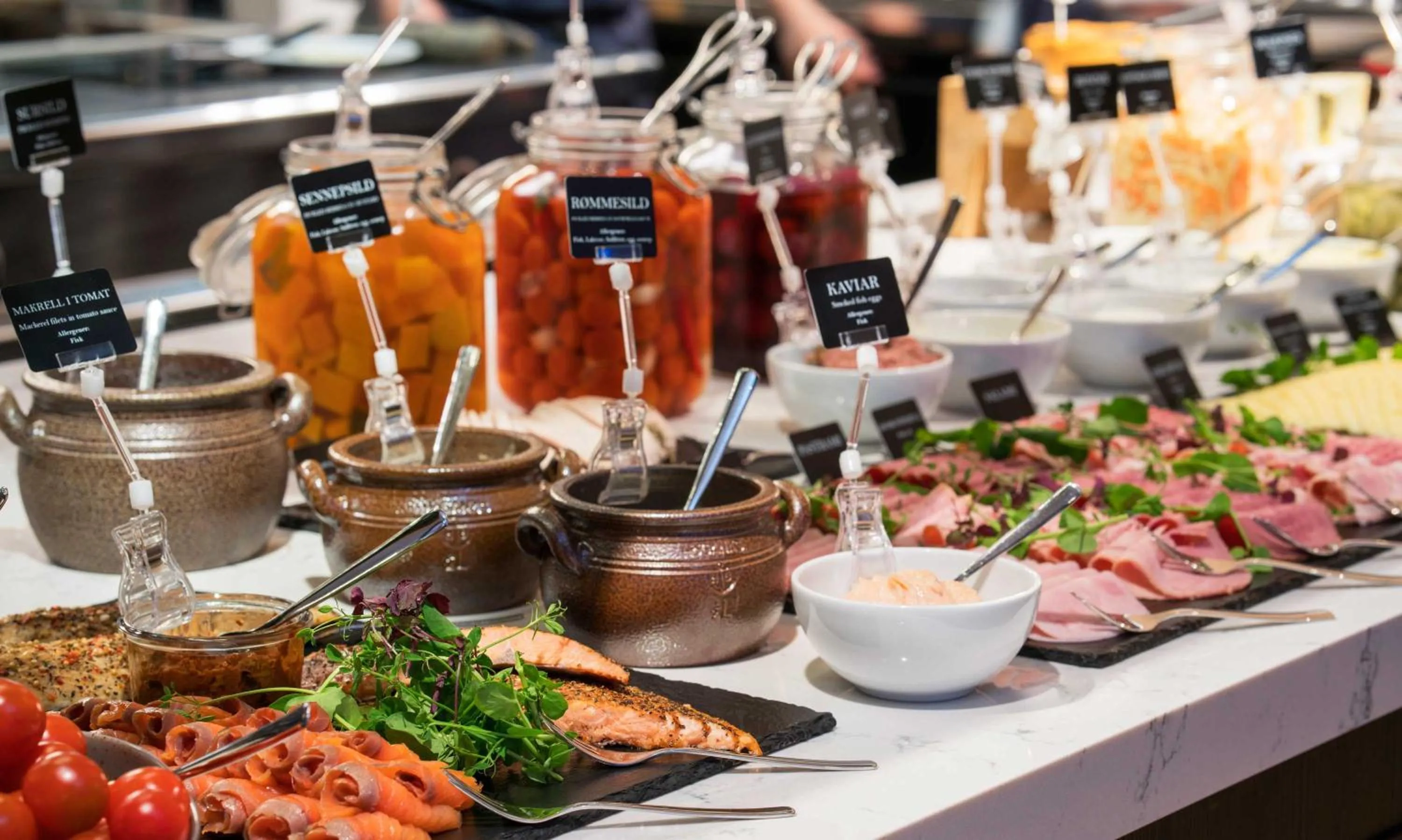 Buffet breakfast in Thon Hotel Ski