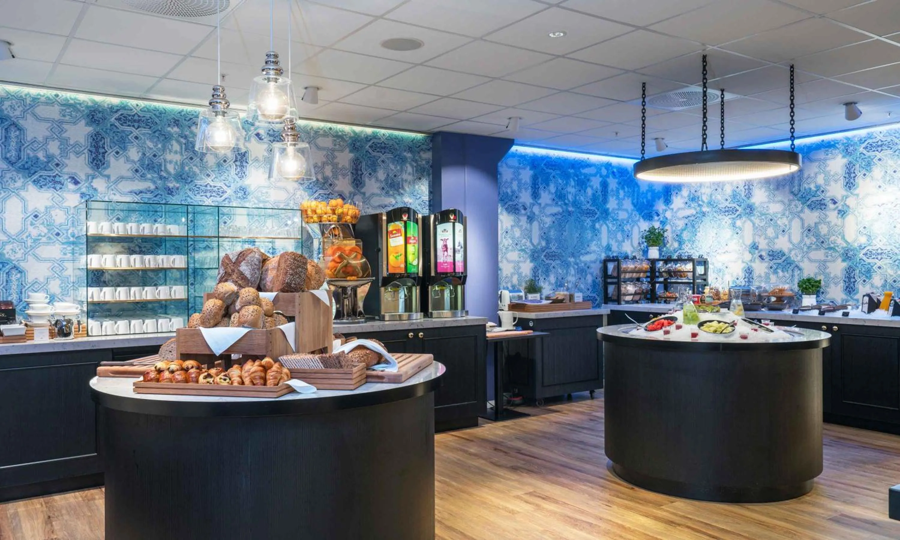 Buffet breakfast in Thon Hotel Ski