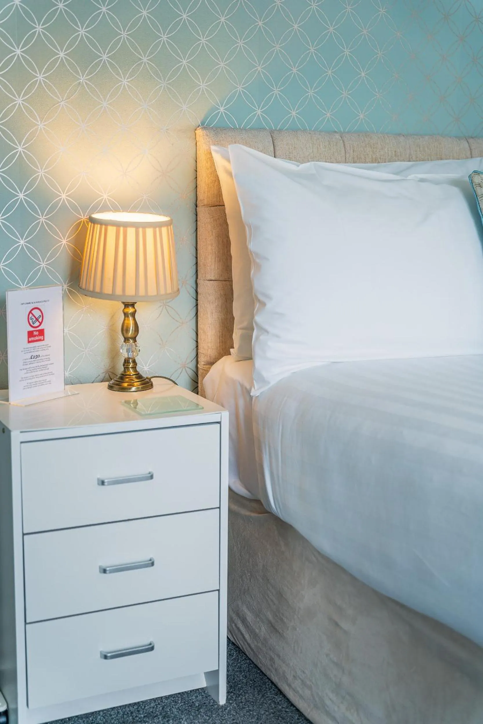 Bedroom, Bed in Rooms at The Highcliffe