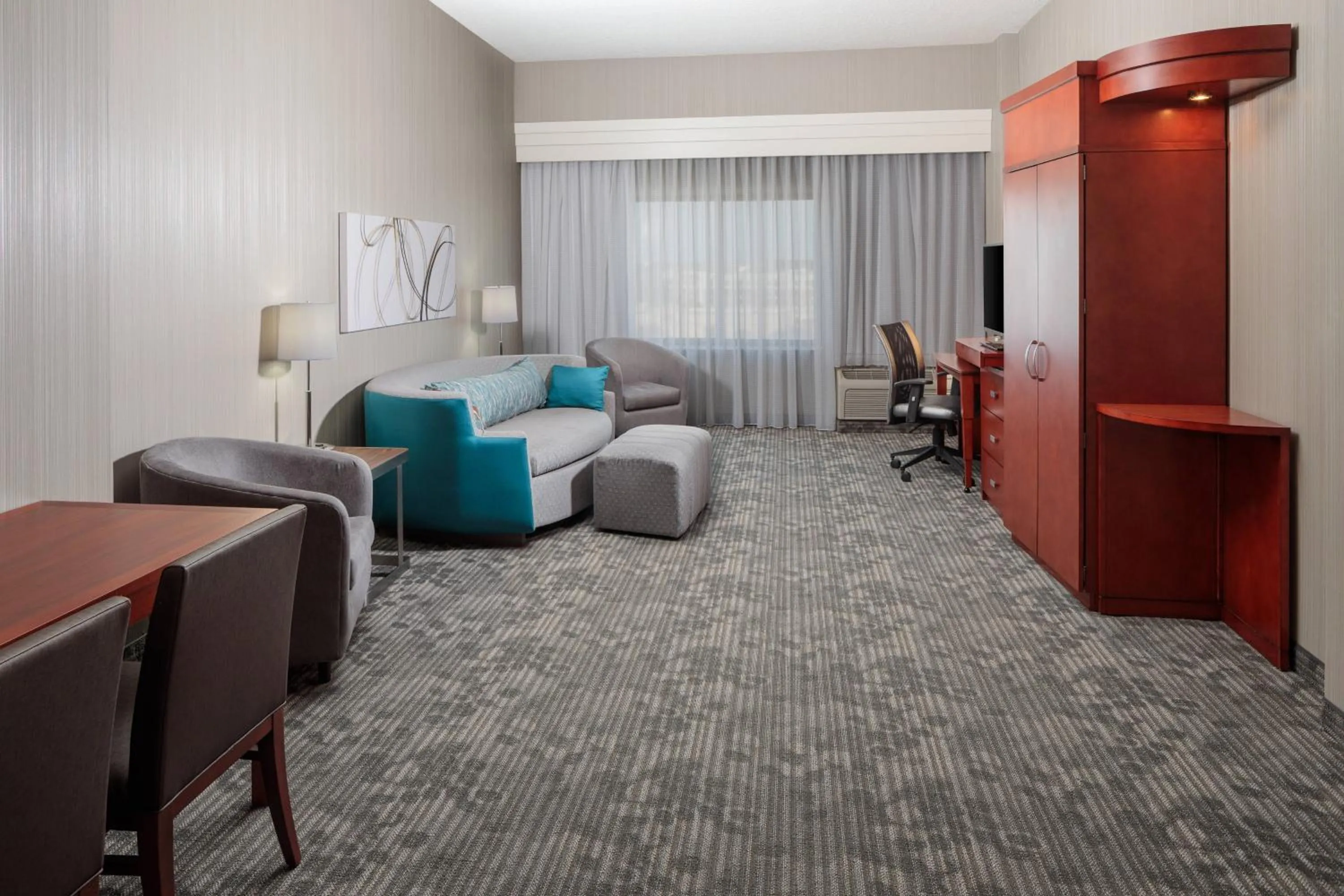 Photo of the whole room, Bed in Courtyard by Marriott Houston Medical Center/NRG Park