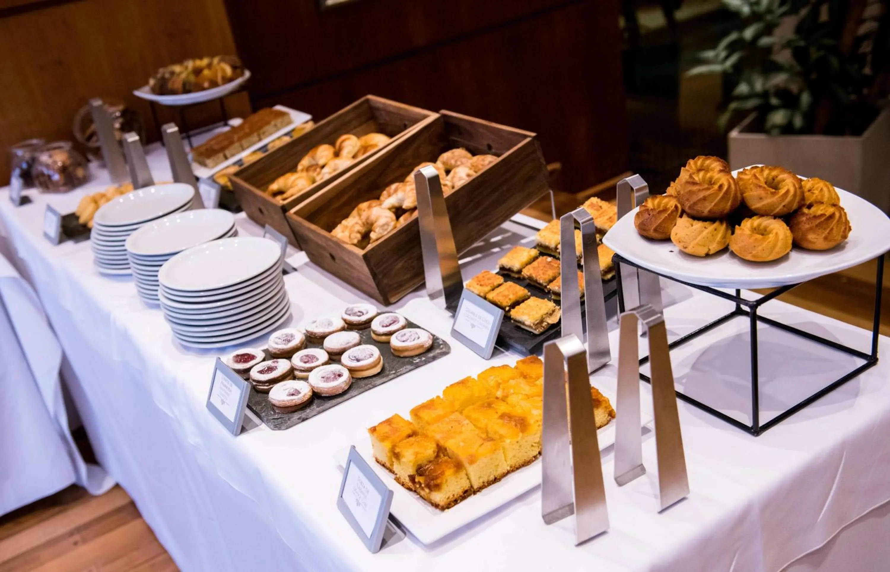 Buffet breakfast in Windsor Hotel