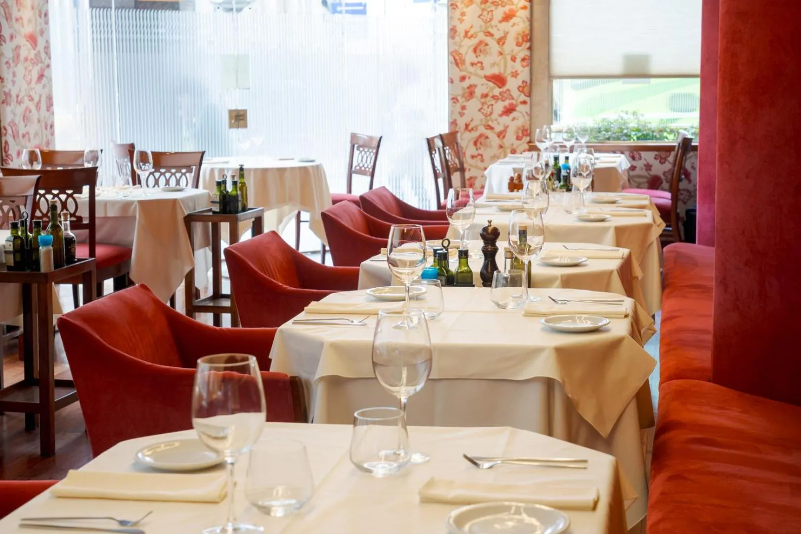 Restaurant/places to eat in Windsor Hotel