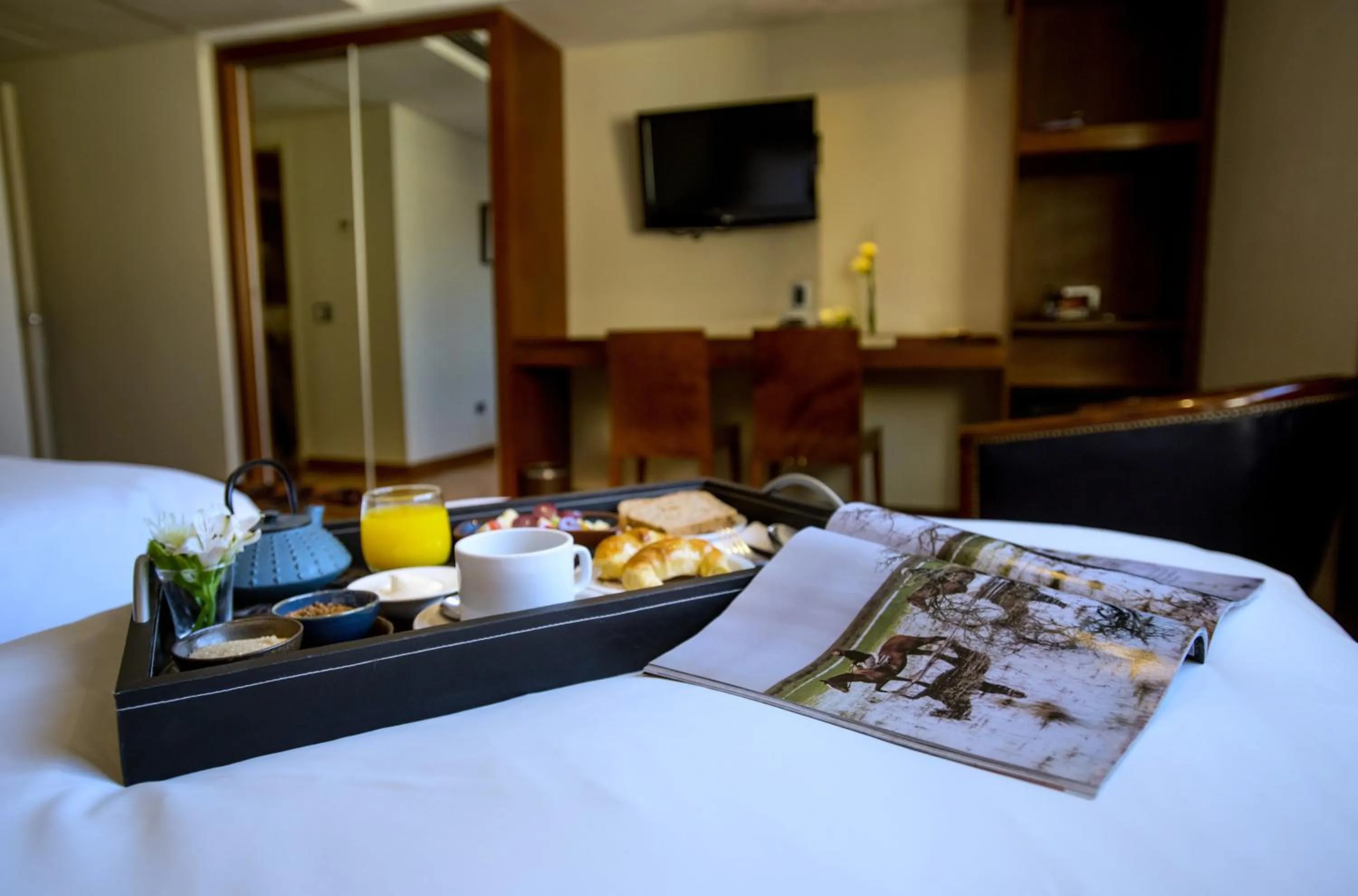 Food and drinks, Bed in Windsor Hotel