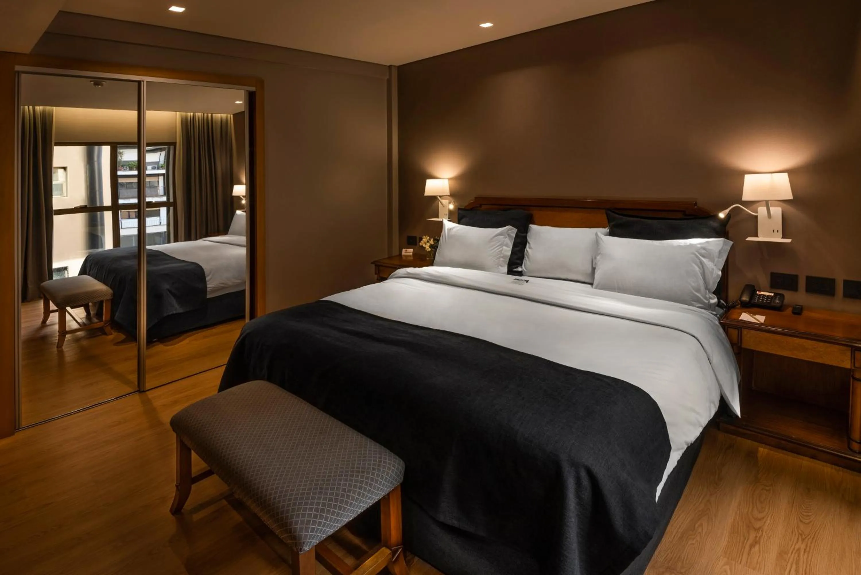 Photo of the whole room, Bed in Windsor Hotel