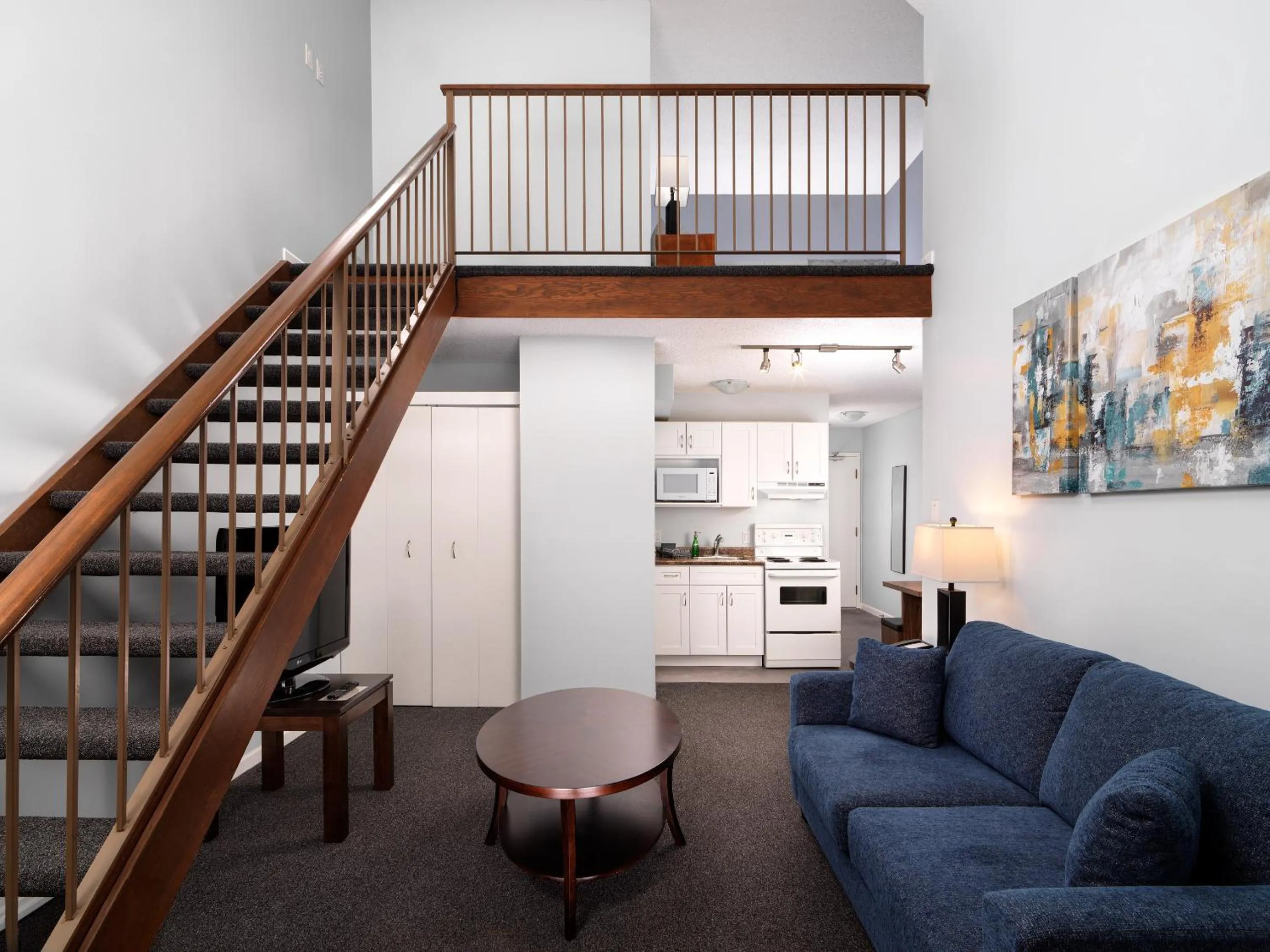 Photo of the whole room in Huntingdon Hotel and Suites