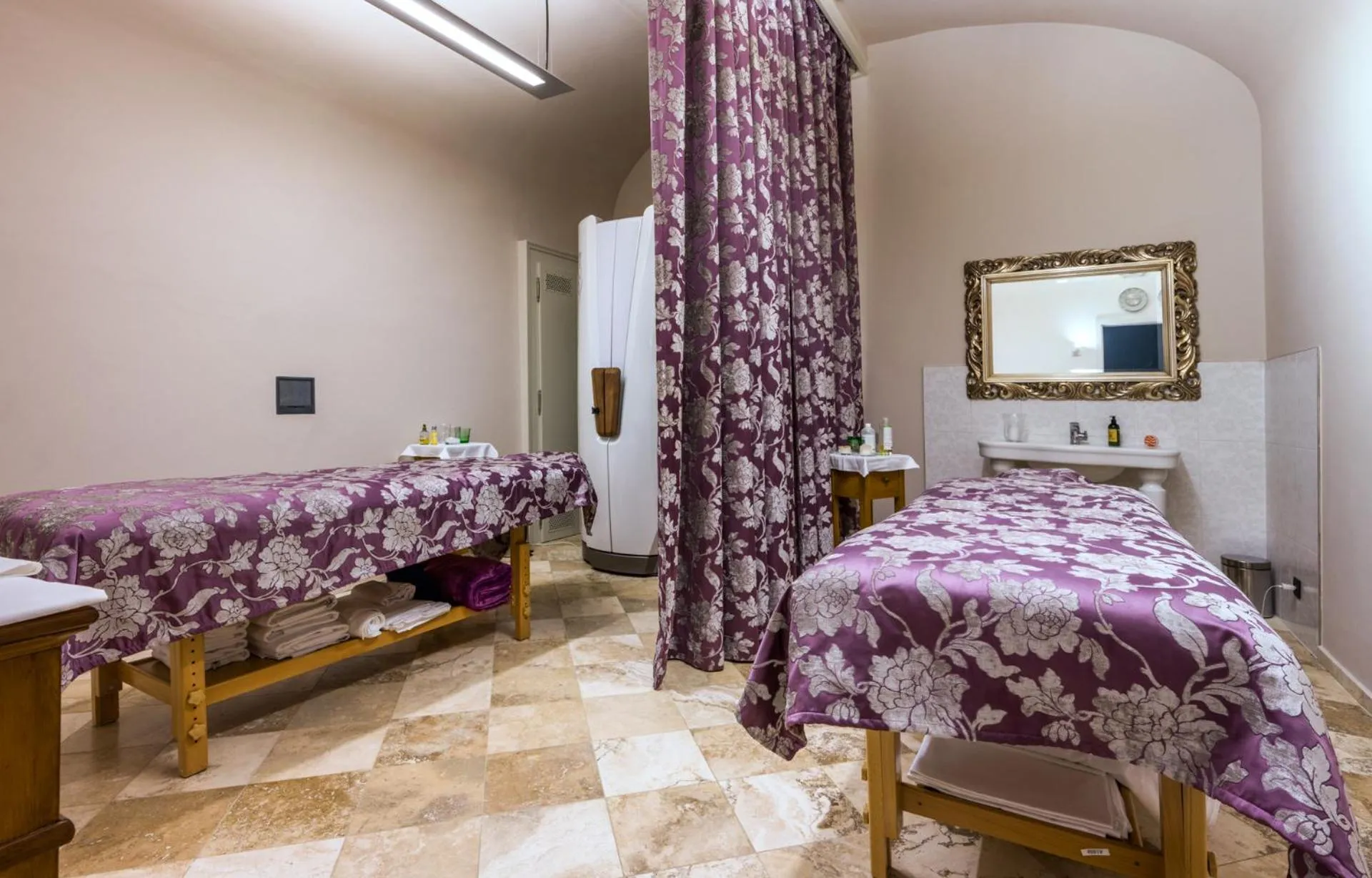 Massage, Bed in Zámek Ratměřice - Hotel & Resort