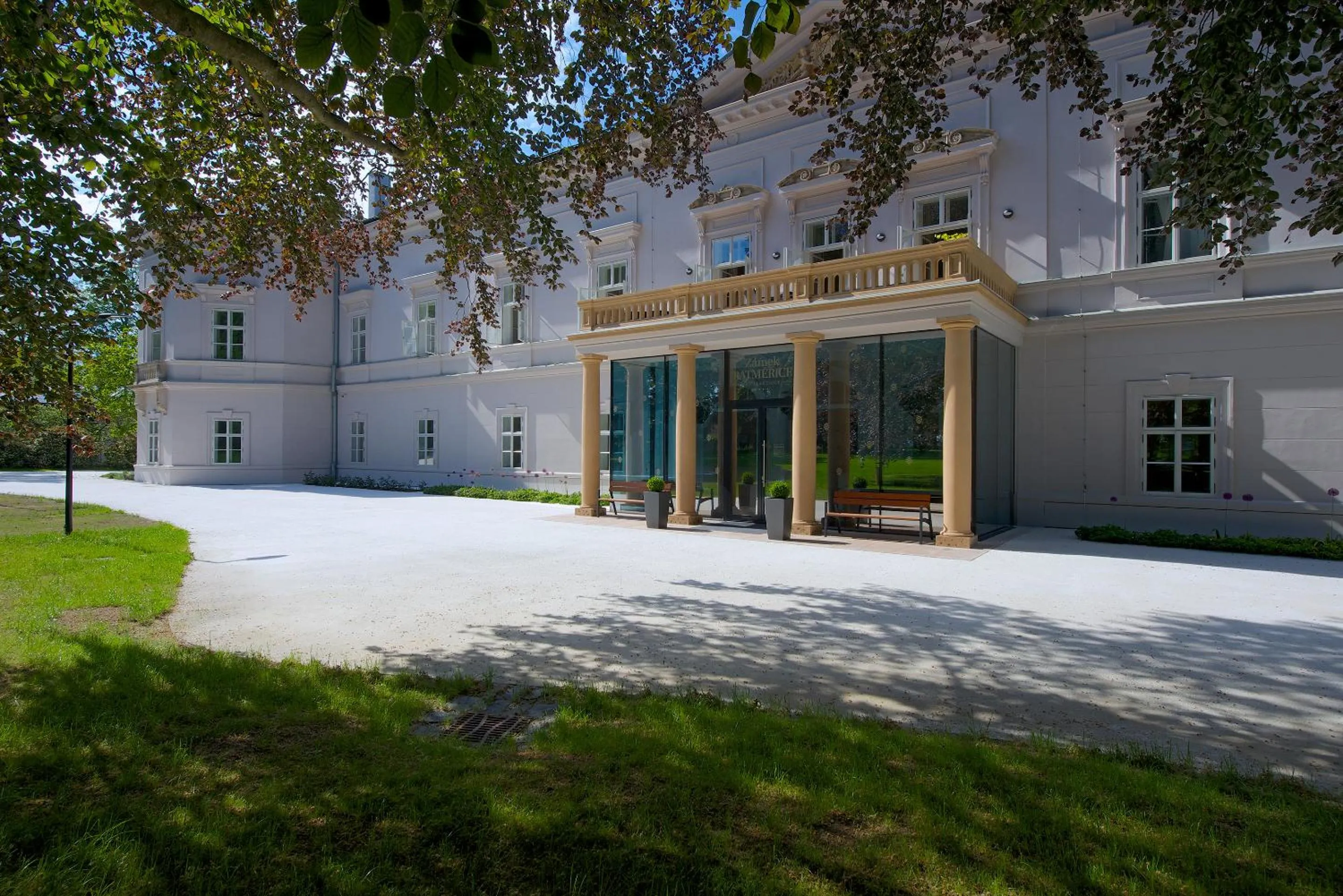 Facade/entrance in Zámek Ratměřice - Hotel & Resort