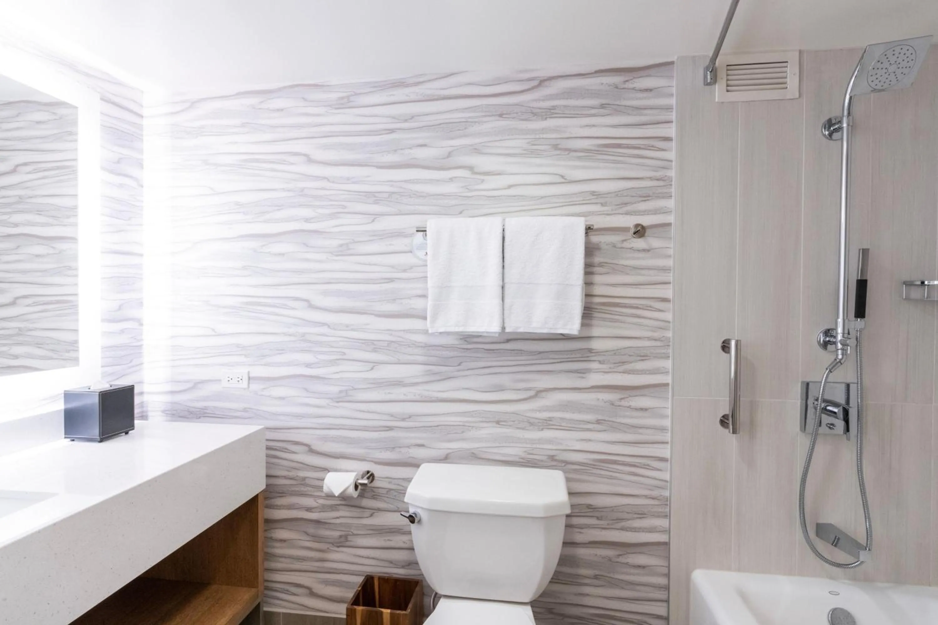 Bathroom in Waikiki Beach Marriott Resort & Spa