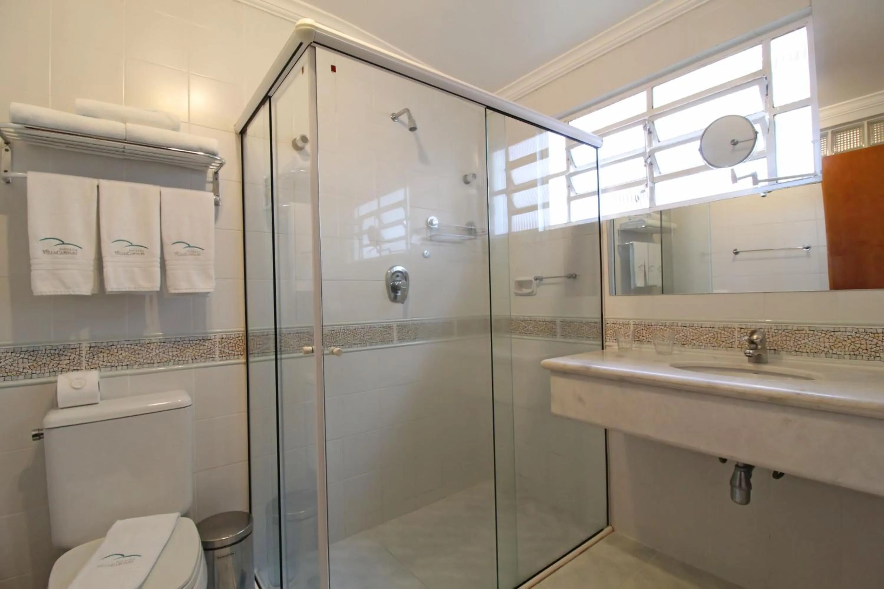 Shower in Pousada Villa Capivary Campos do Jordão