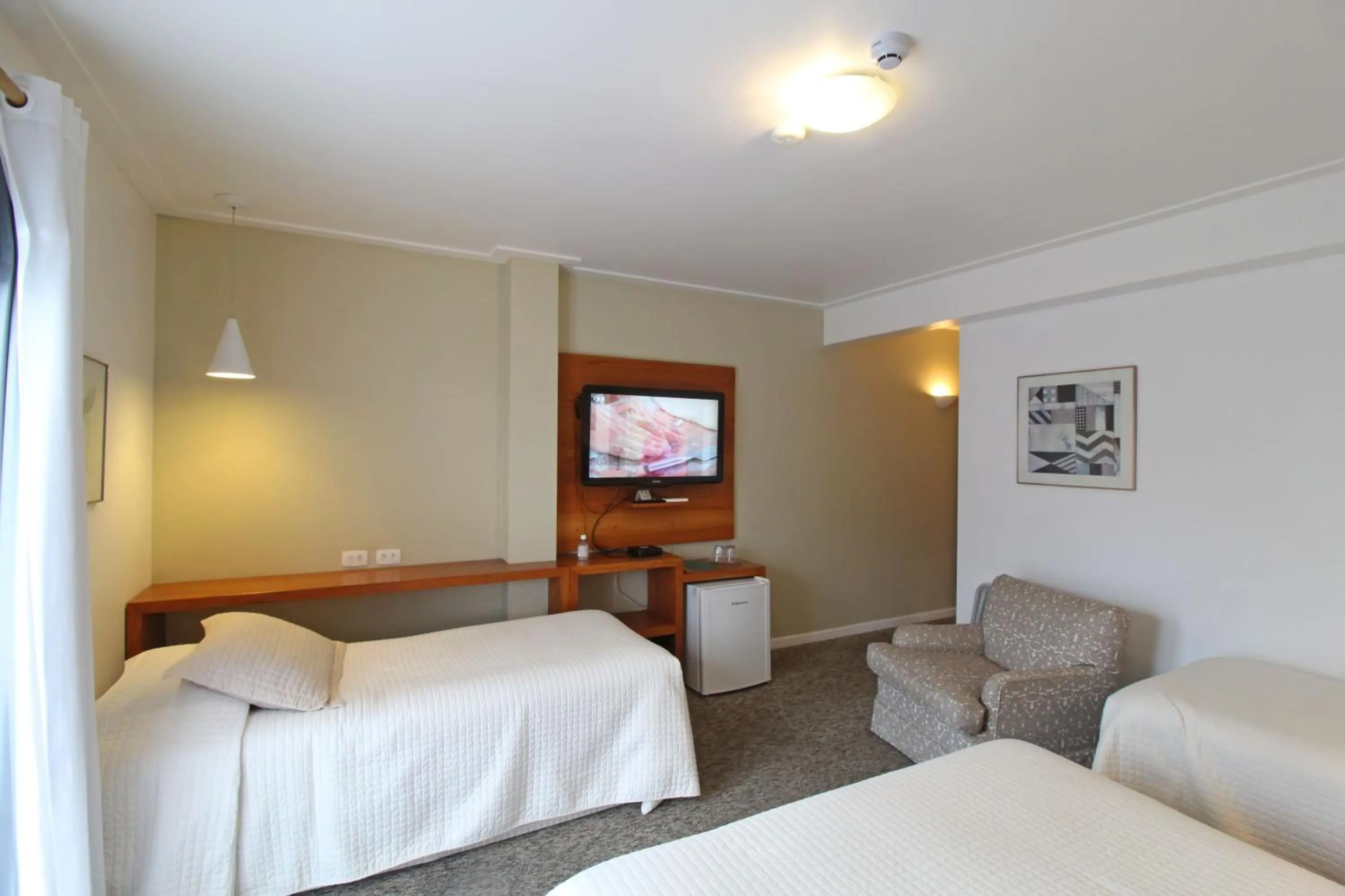 Balcony/Terrace, Bed in Pousada Villa Capivary Campos do Jordão