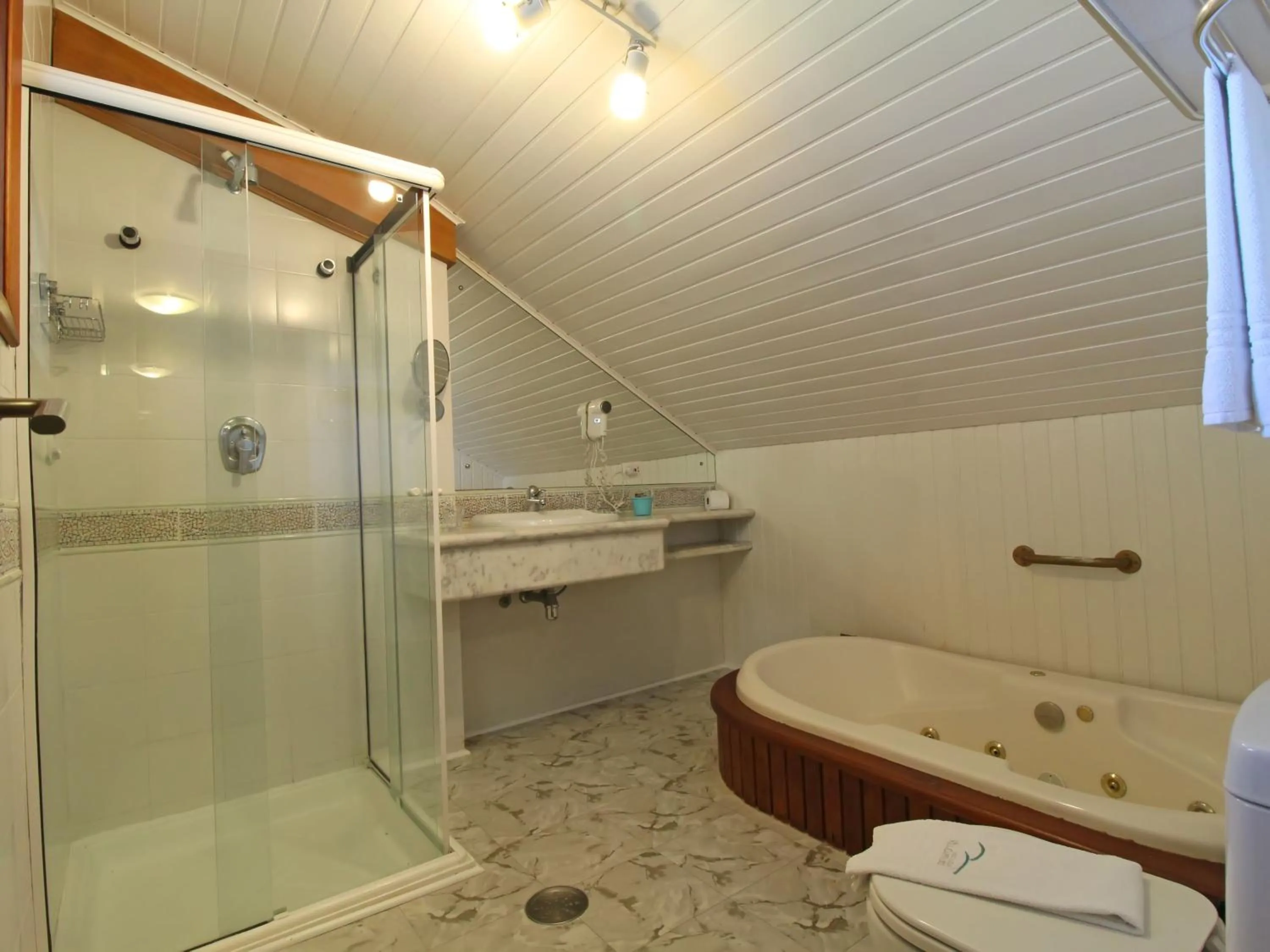 Hot Tub in Pousada Villa Capivary Campos do Jordão