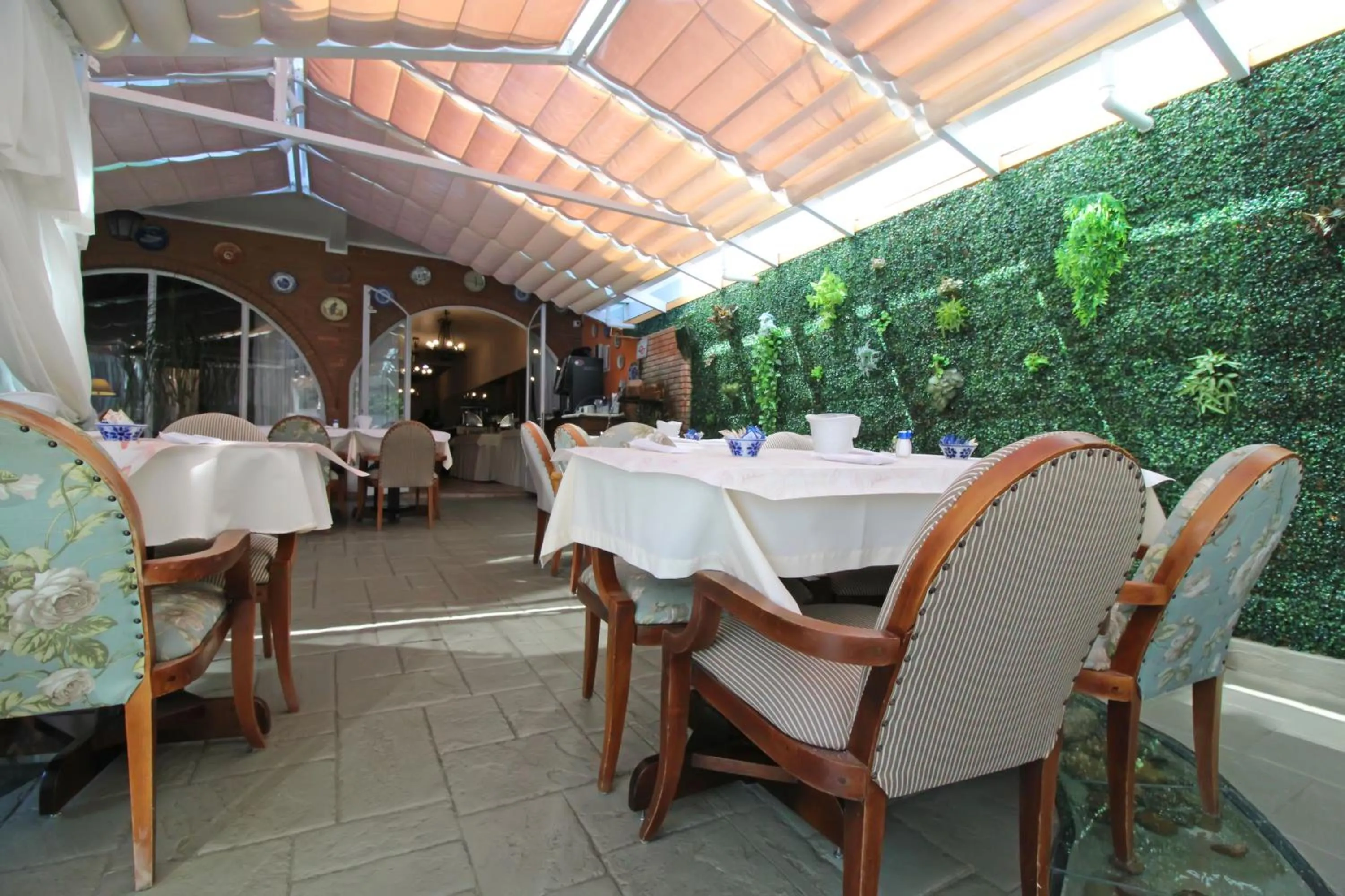 Restaurant/places to eat in Pousada Villa Capivary Campos do Jordão